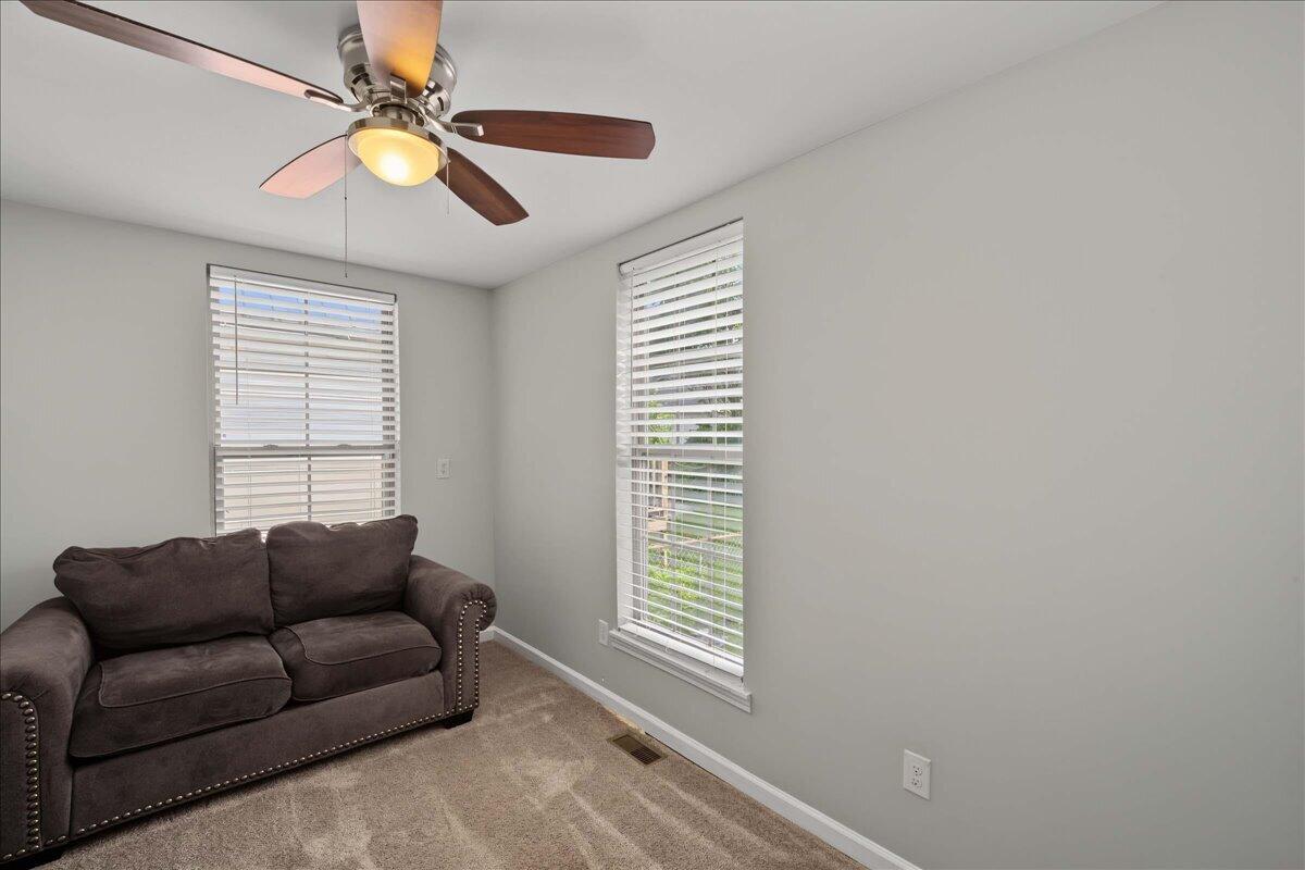513 E 7th Street Property Photo 20