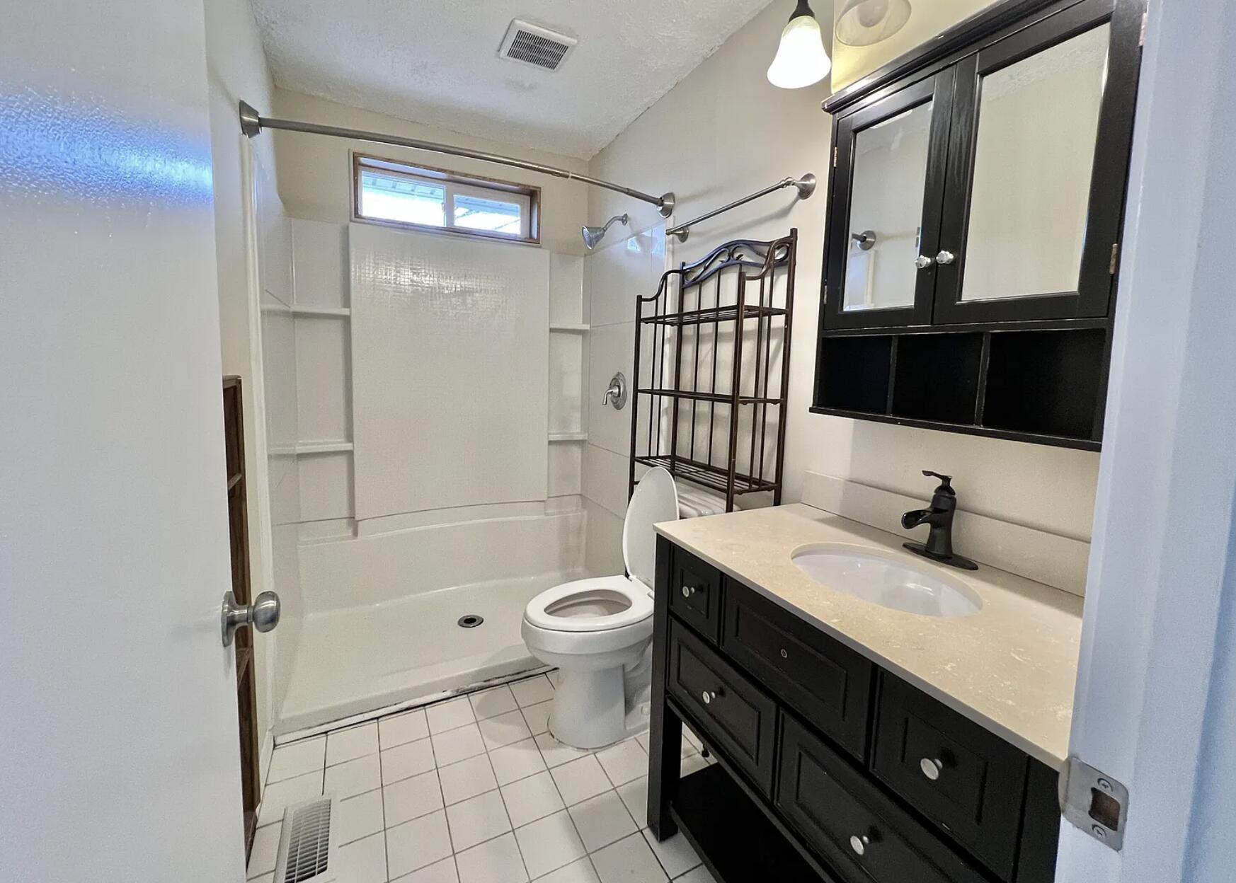 412 Woodview Drive A&b Property Photo 6