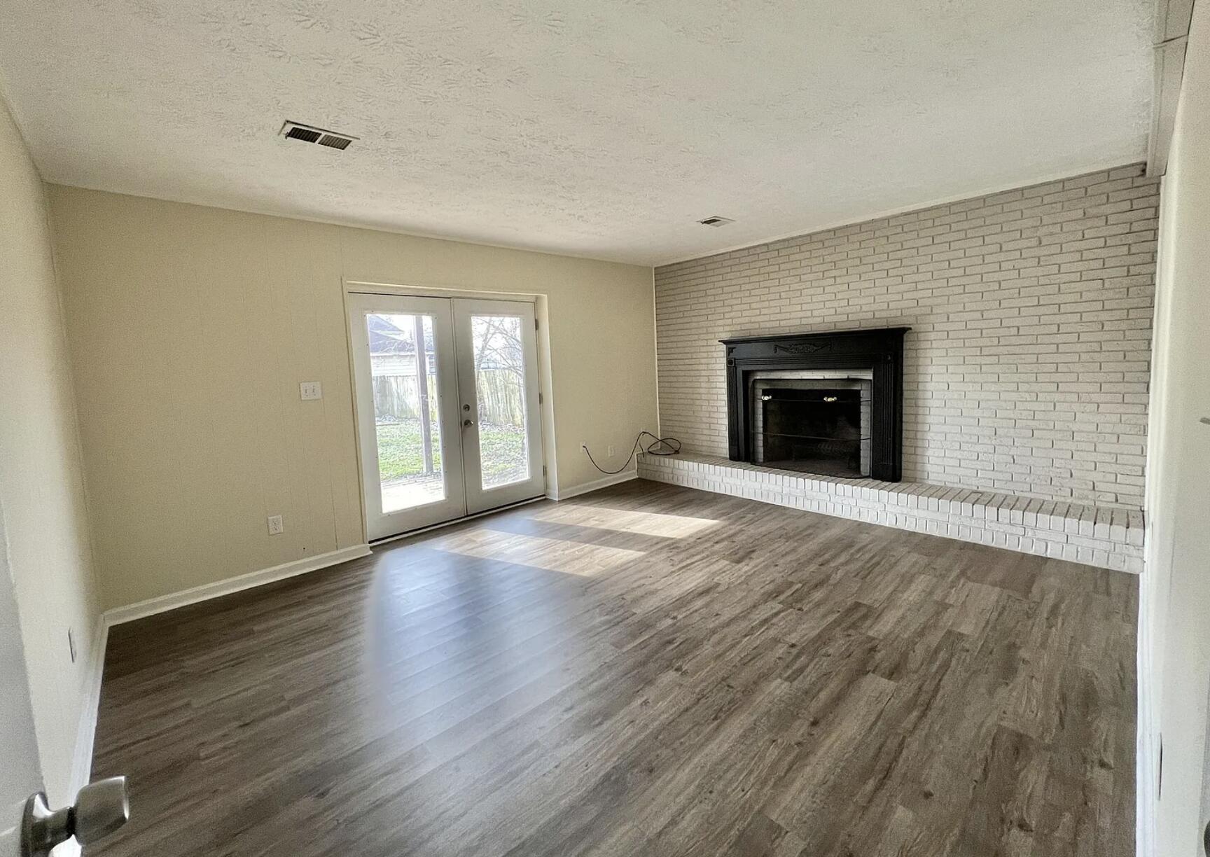 412 Woodview Drive A&b Property Photo 8