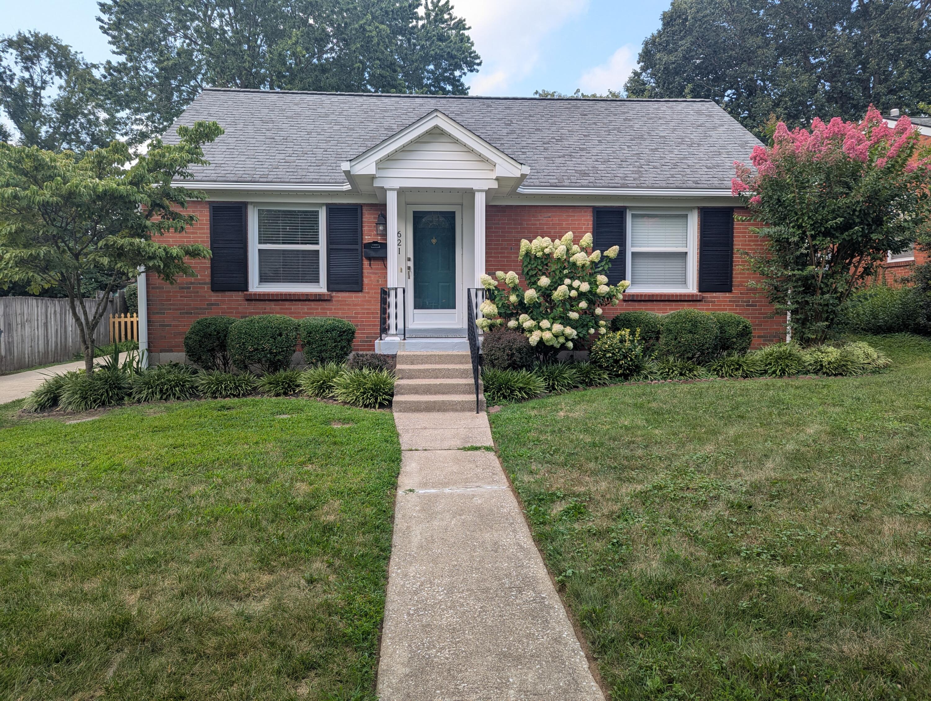 621 Cardinal Lane Property Photo 1