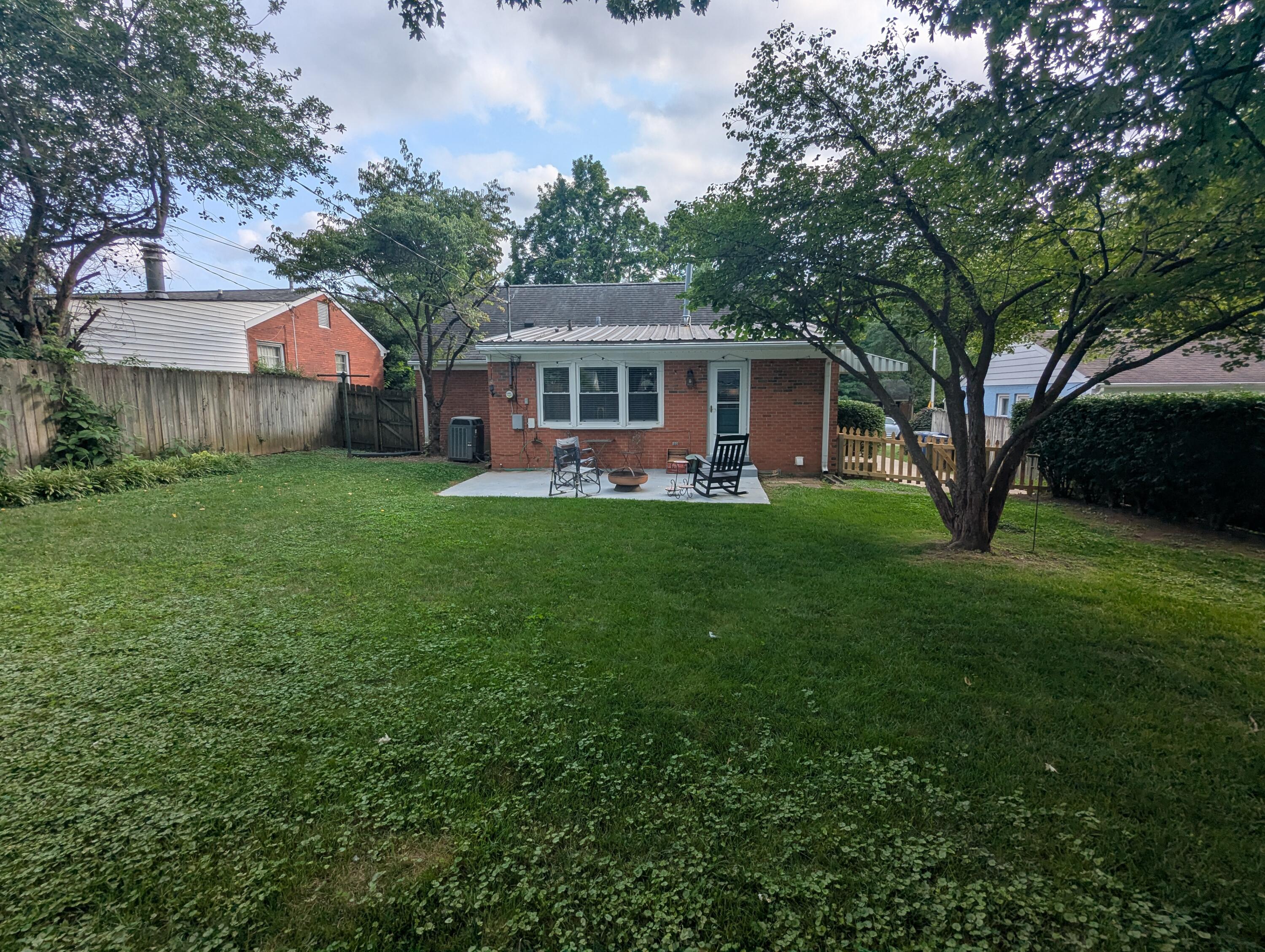 621 Cardinal Lane Property Photo 29