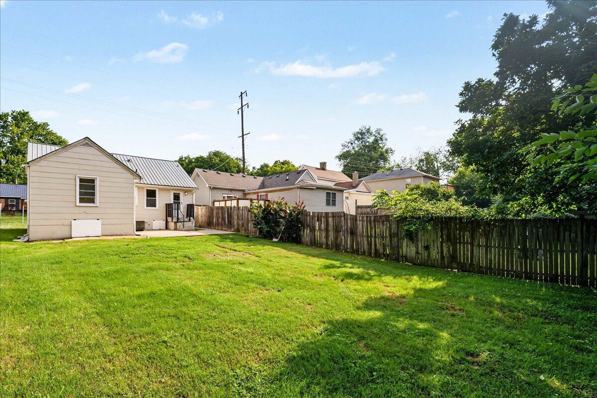 436 1/2 Russell Street Property Photo 31