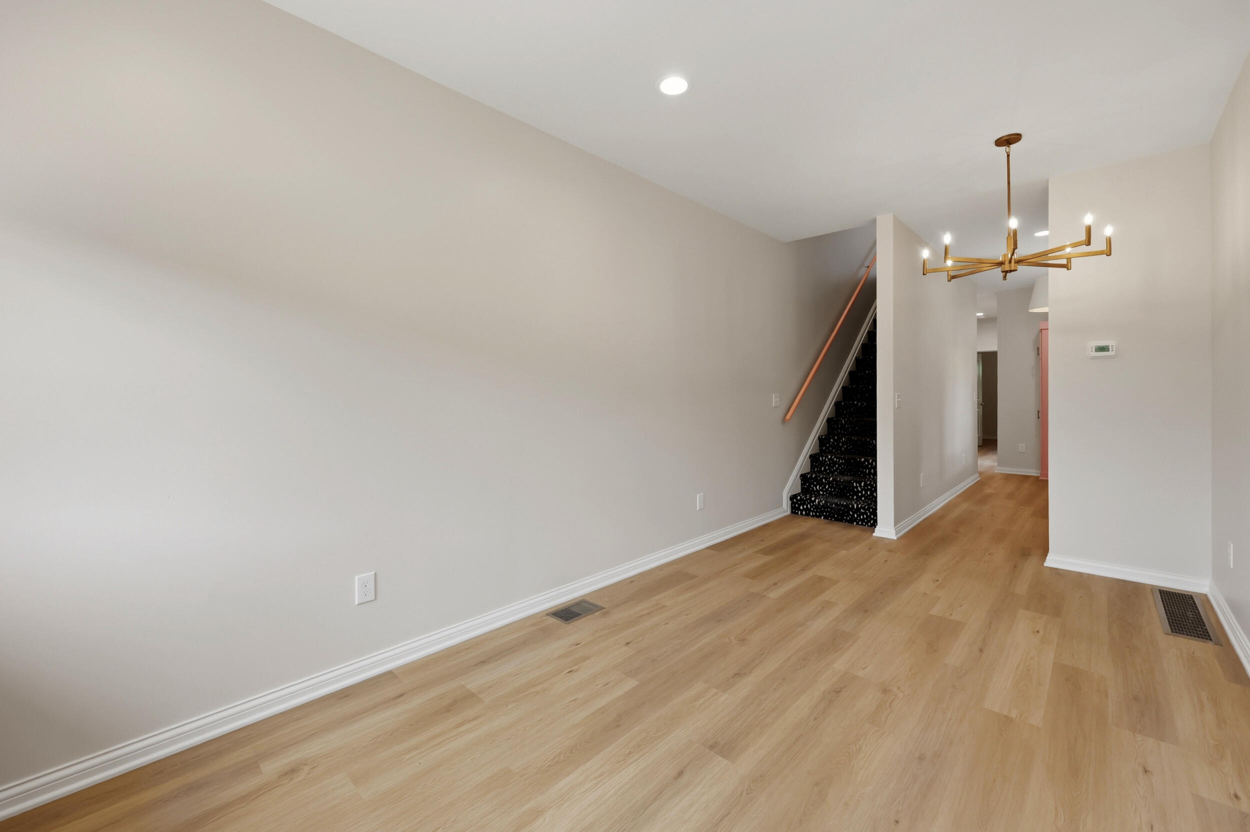 723 N Upper Street Property Photo 7