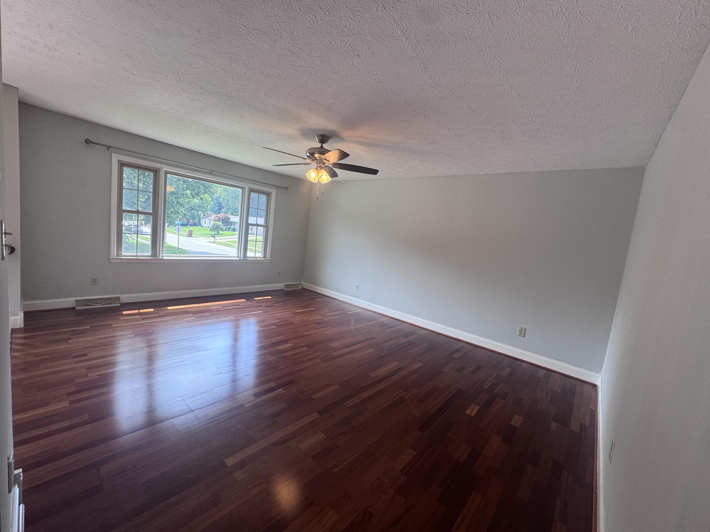 3981 Weber Way Property Photo 6