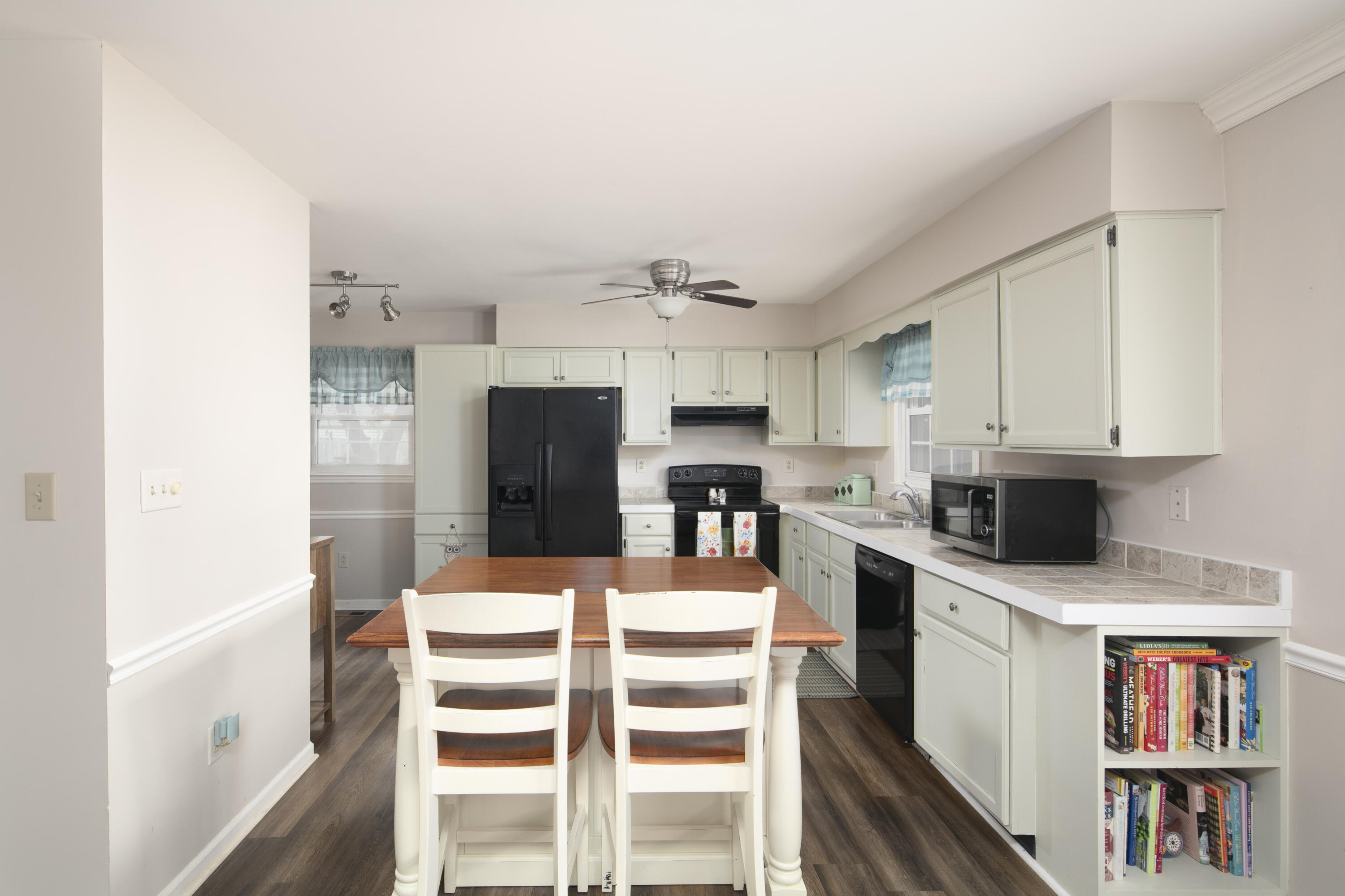 3521 Windrush Circle Property Photo 8
