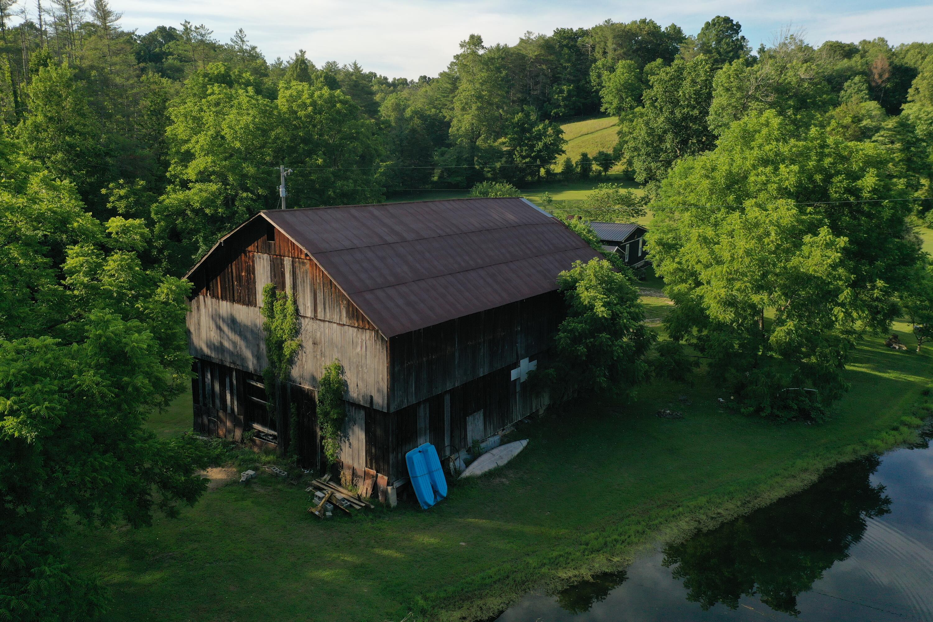 4749 4749 Highway Property Photo 11