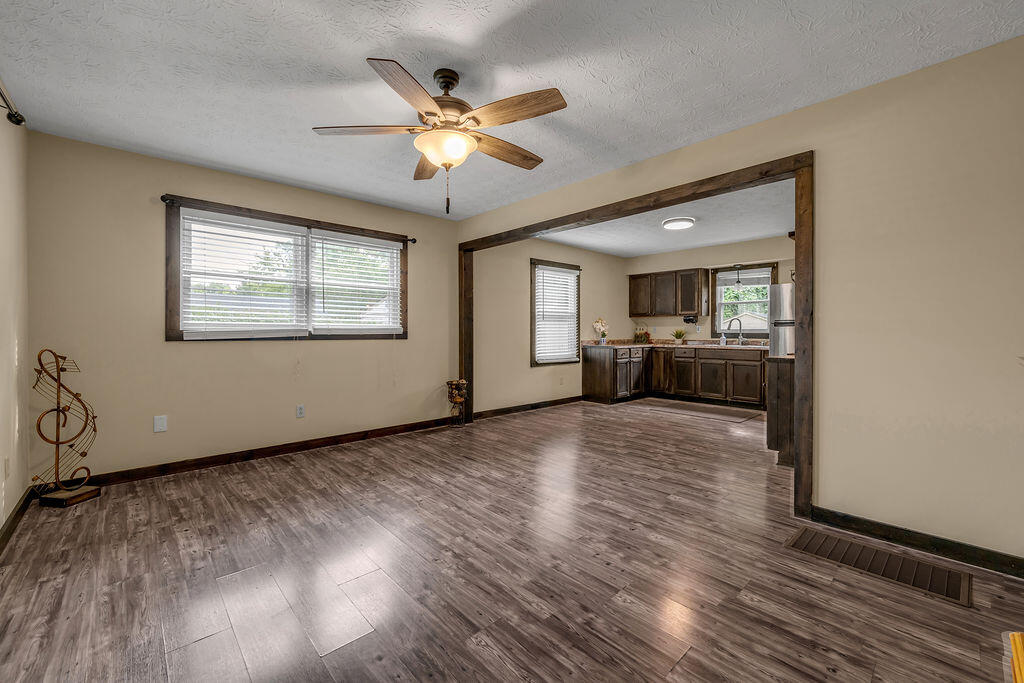 205 Jessamine Avenue Property Photo 4