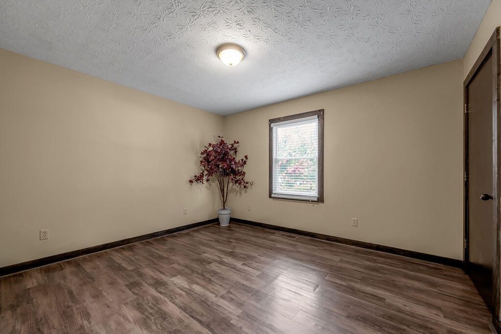 205 Jessamine Avenue Property Photo 9