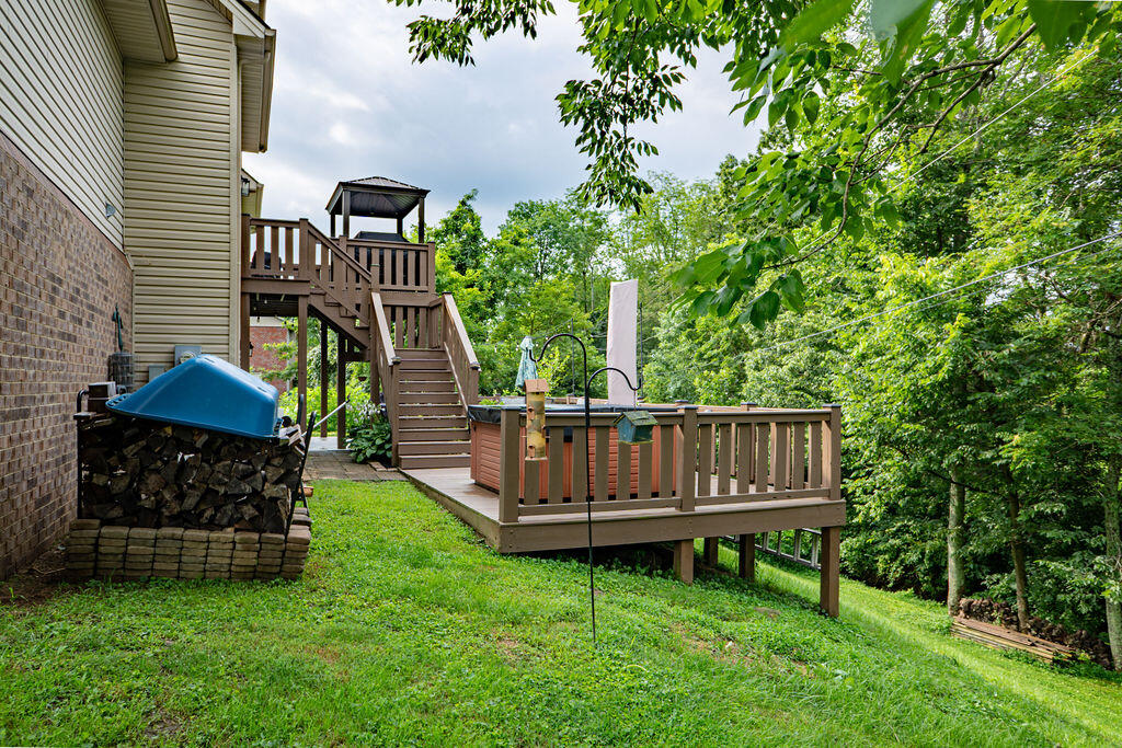 328 Lewis Drive Property Photo 8