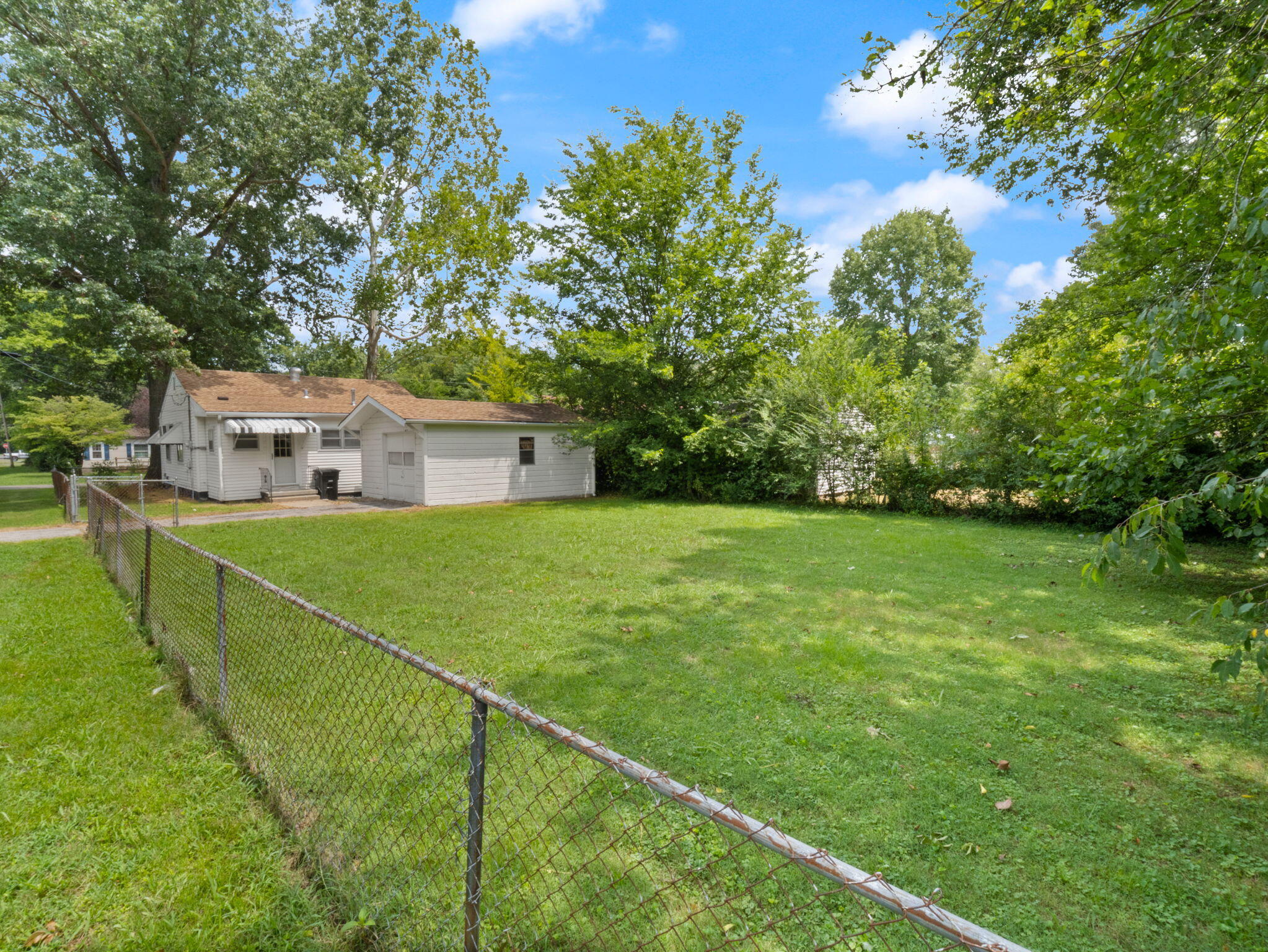 1200 Markham Avenue Property Photo 3