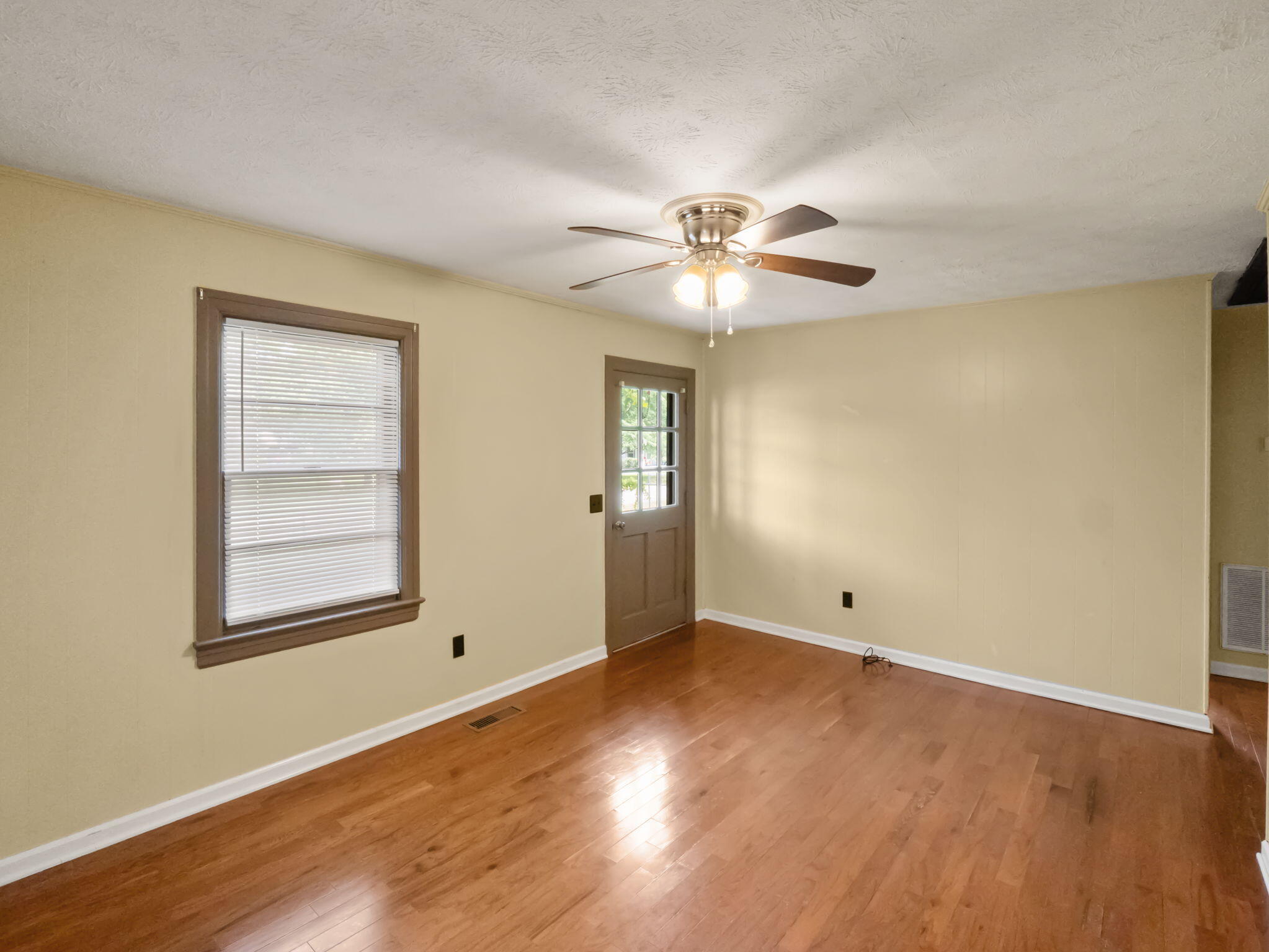 1200 Markham Avenue Property Photo 7