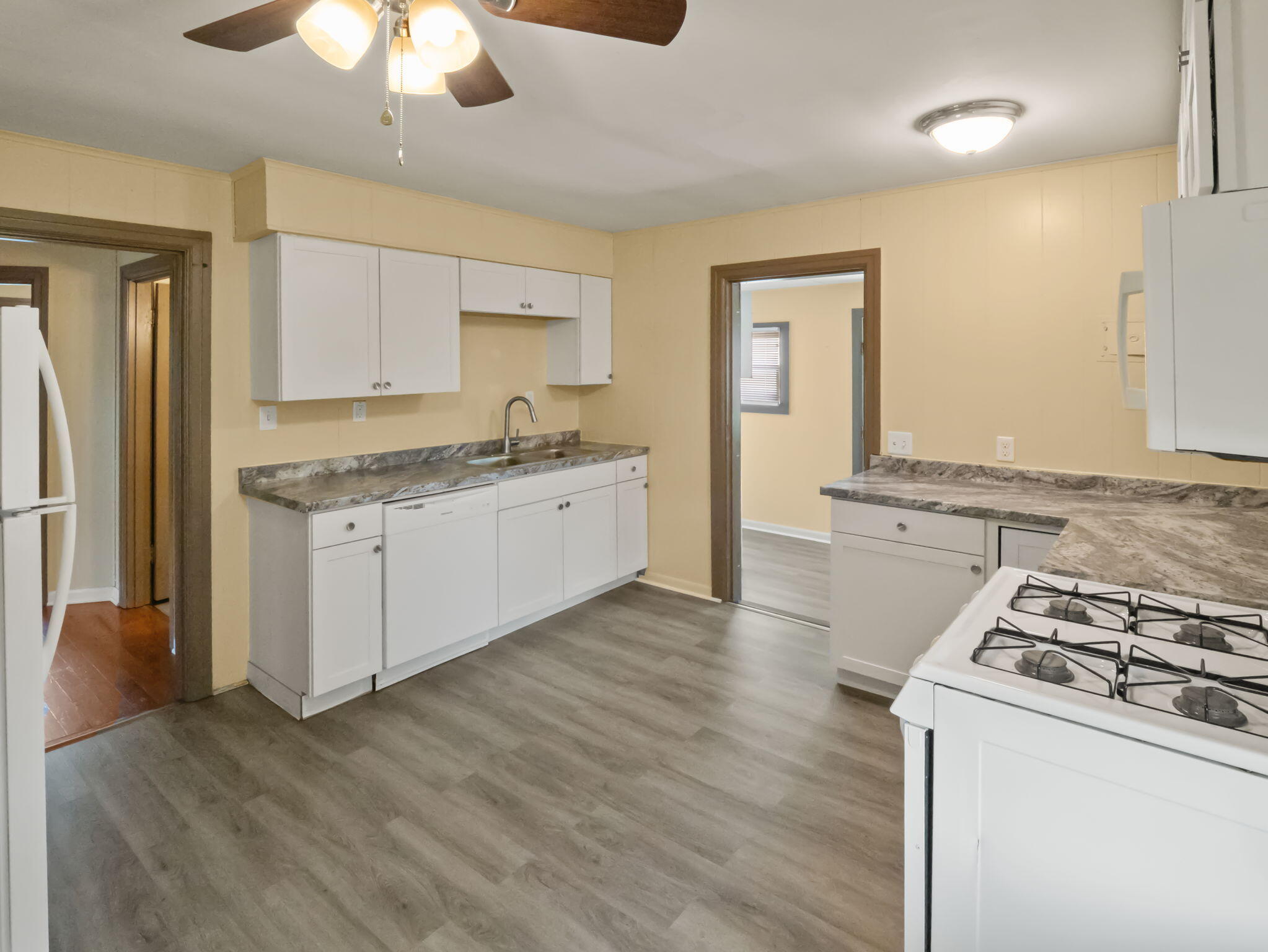 1200 Markham Avenue Property Photo 10