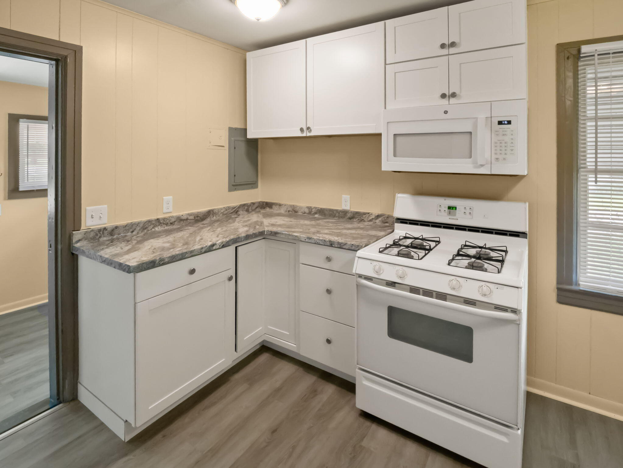 1200 Markham Avenue Property Photo 14