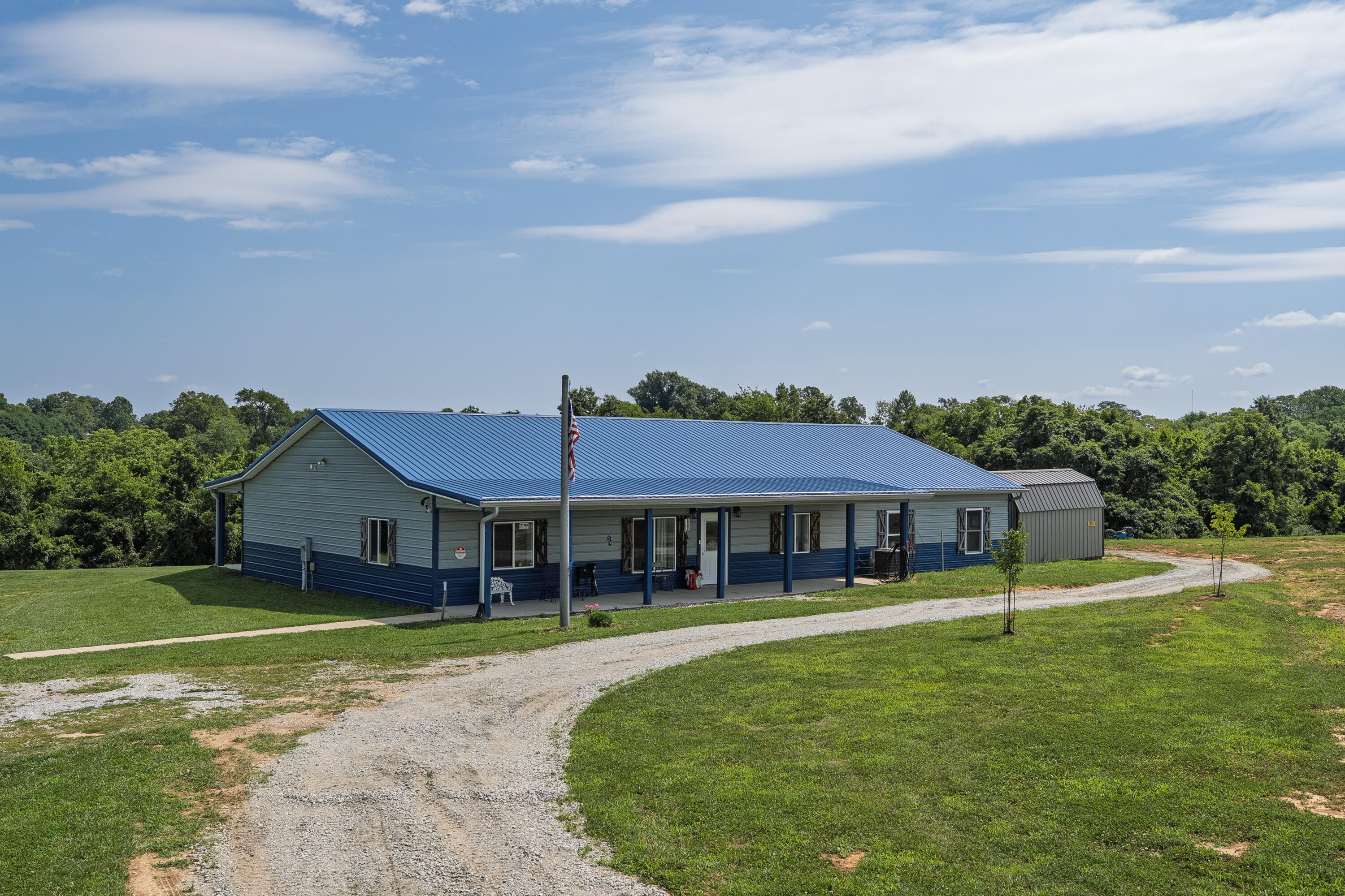 785 Warsaw Road Property Photo 1