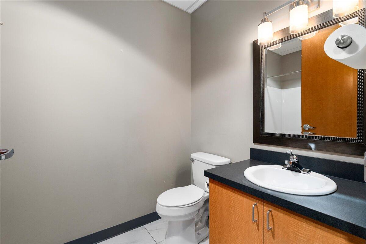 3475 Richmond Road 100 Property Photo 45
