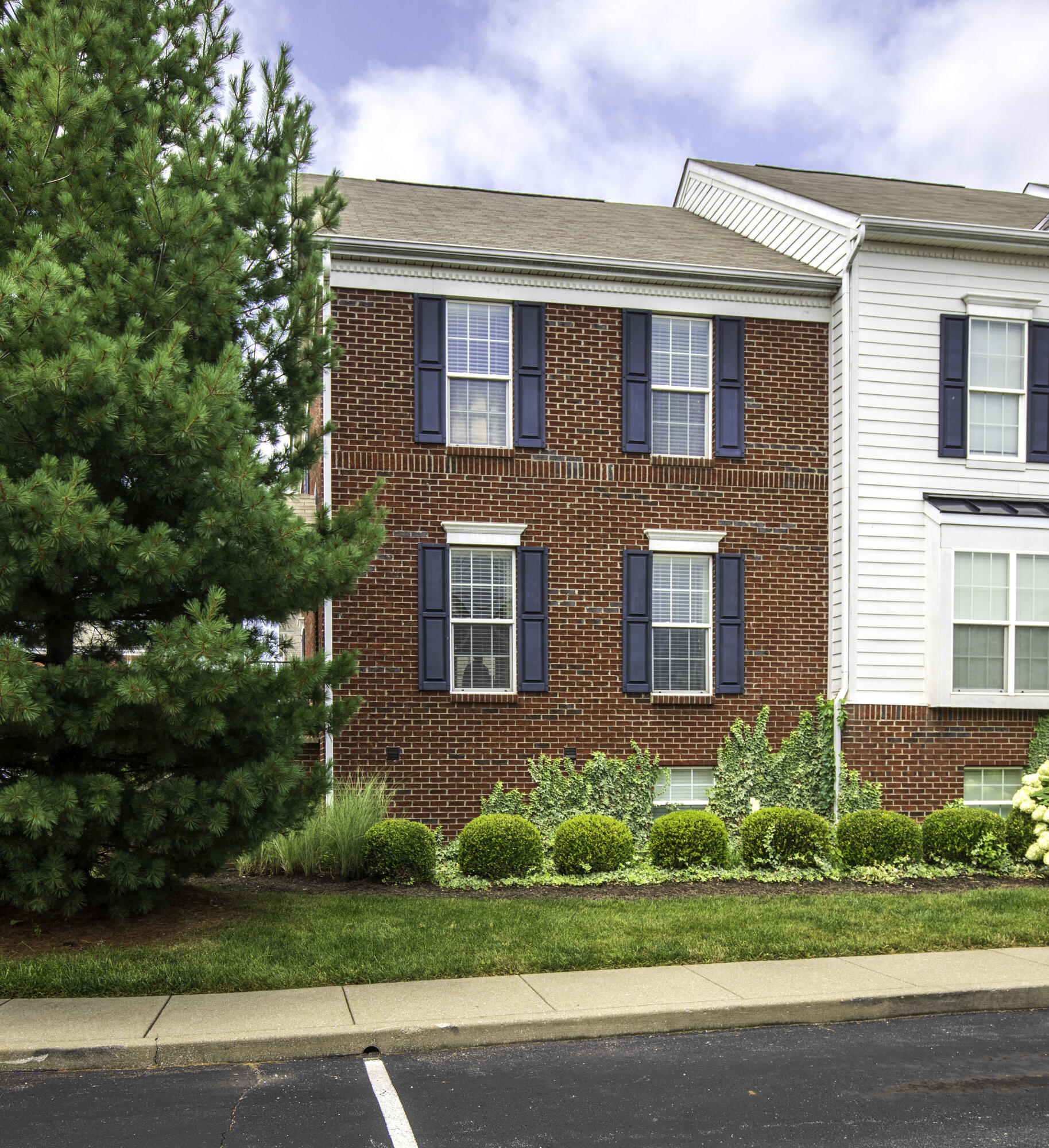 2332 Aristocracy Circle Property Photo 2
