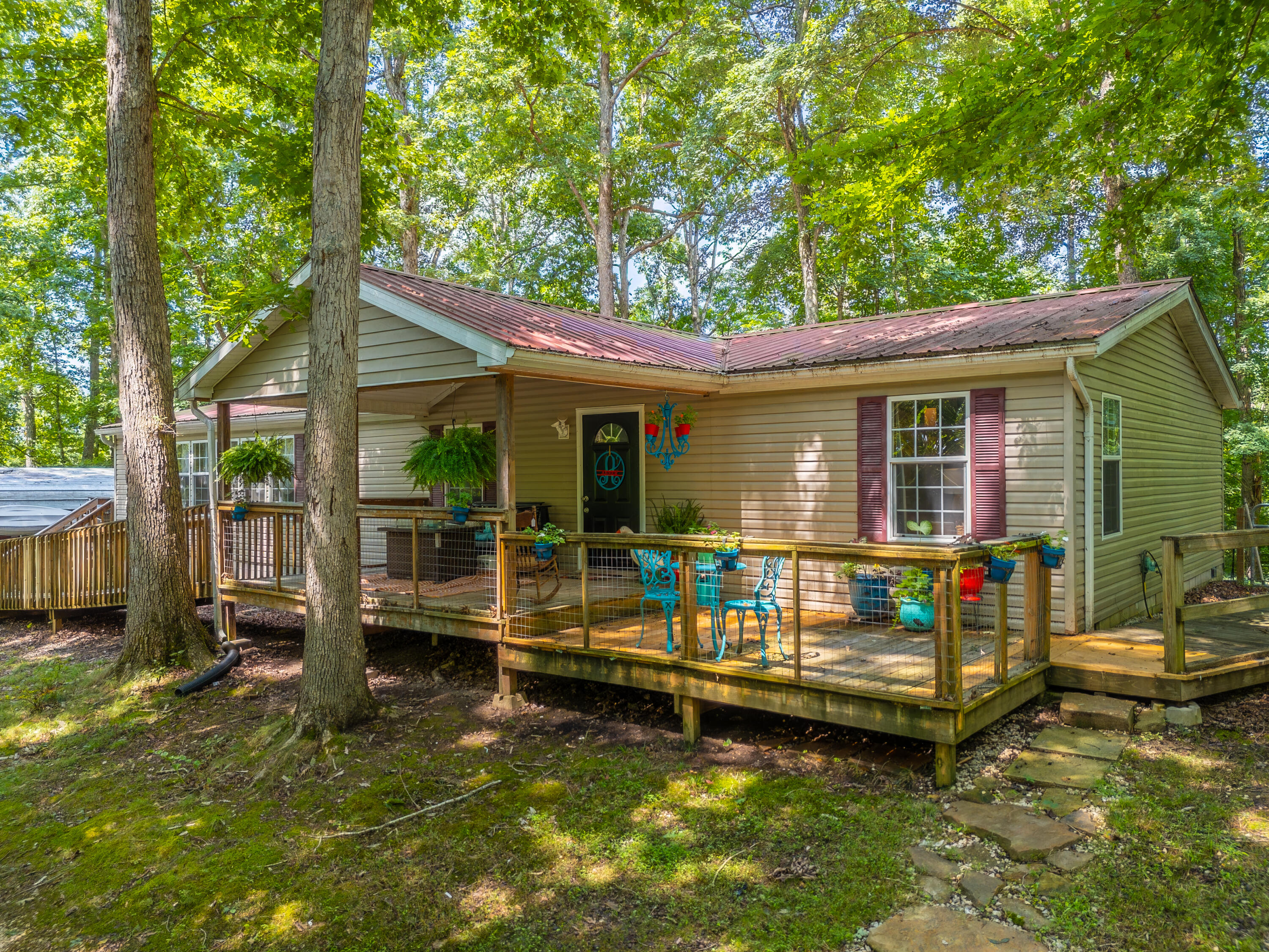 500 Hazel Tree Lane Property Photo 4