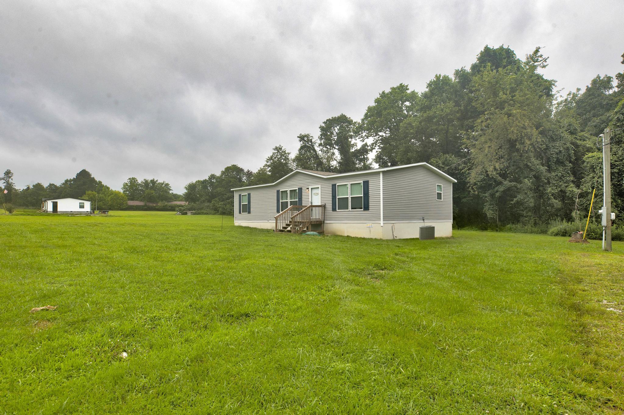105 E Stone Road Property Photo 5