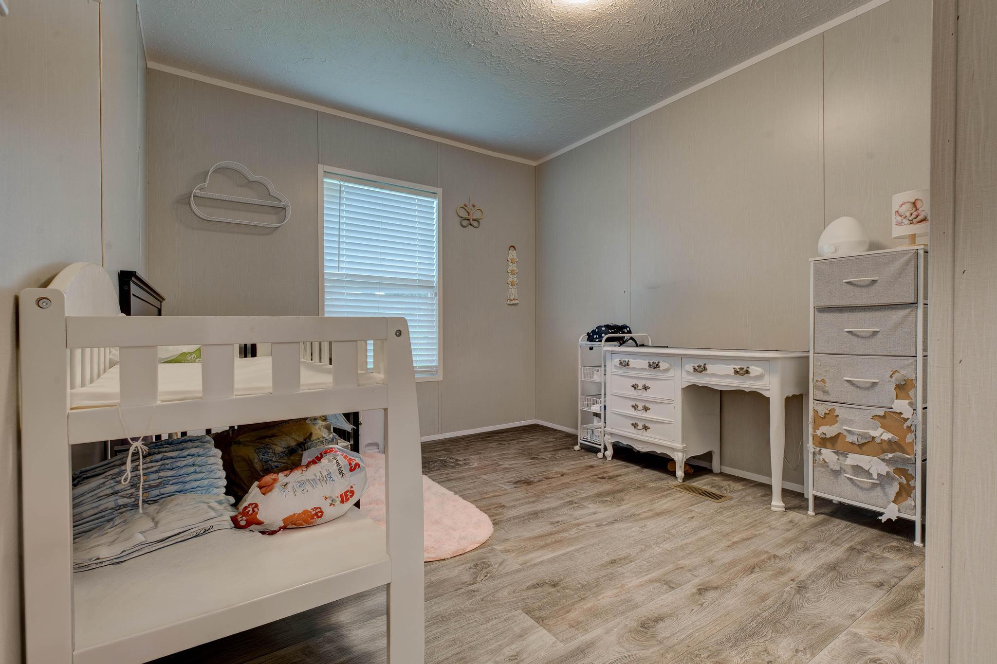 105 E Stone Road Property Photo 17