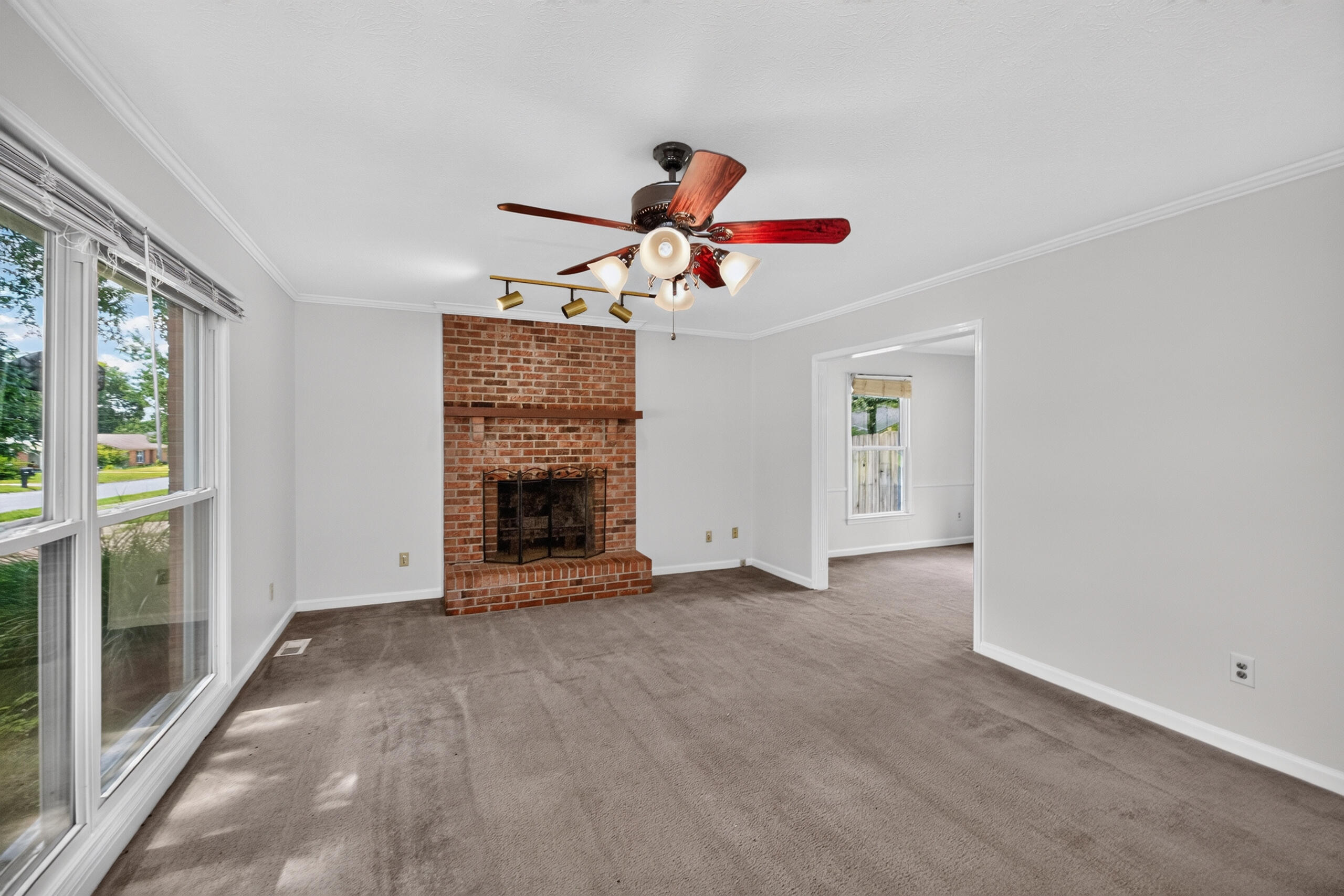 522 Sheffield Drive Property Photo 7