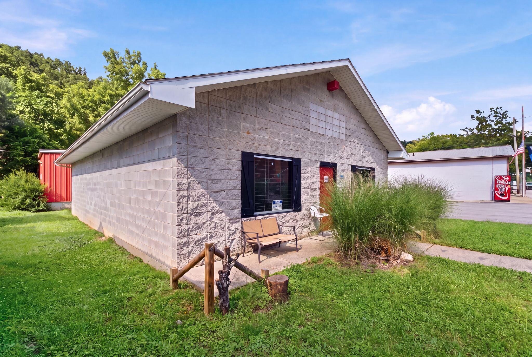 174 Back Street Property Photo 3