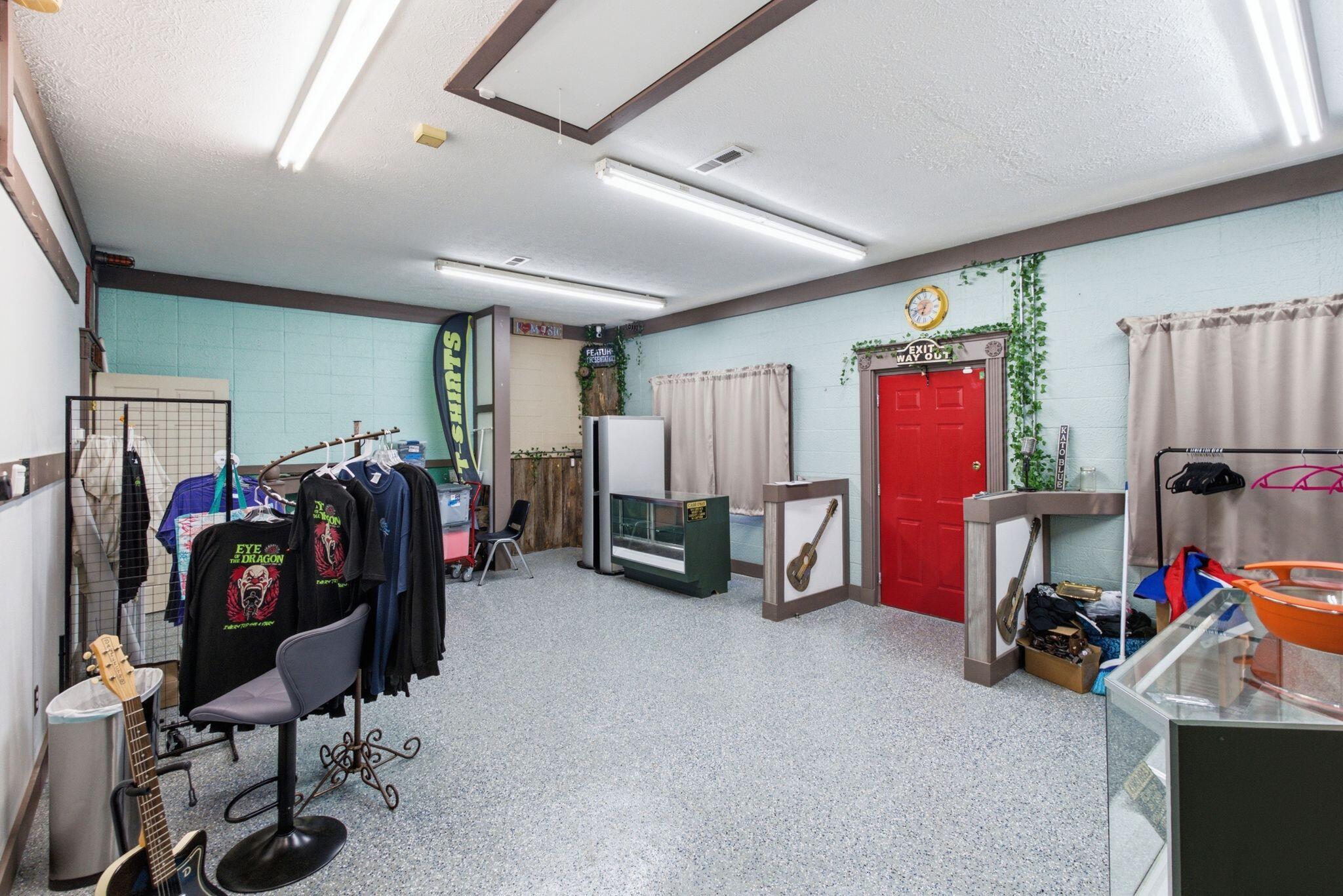 174 Back Street Property Photo 8