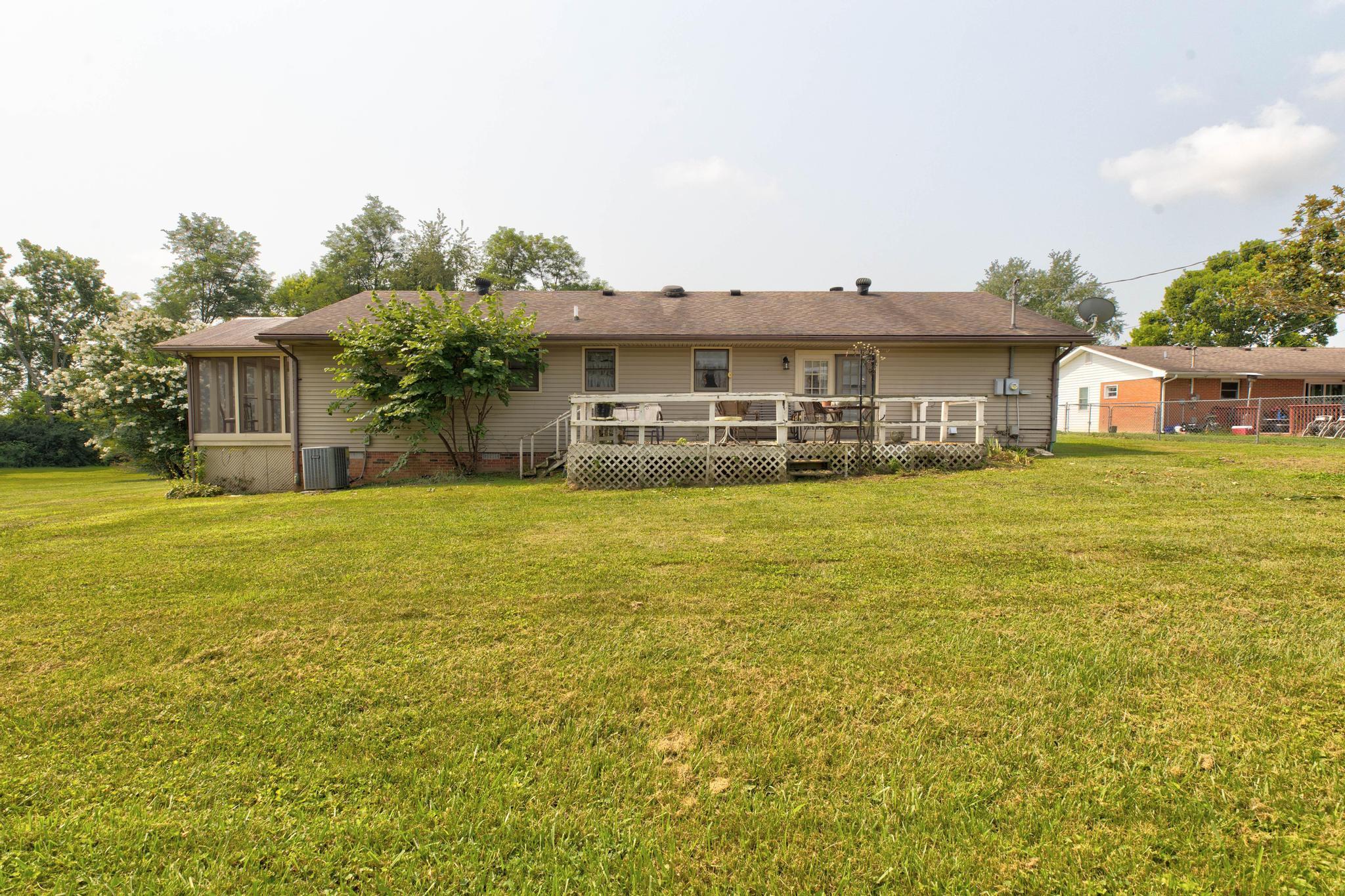 913-916 Robin Avenue Property Photo 29