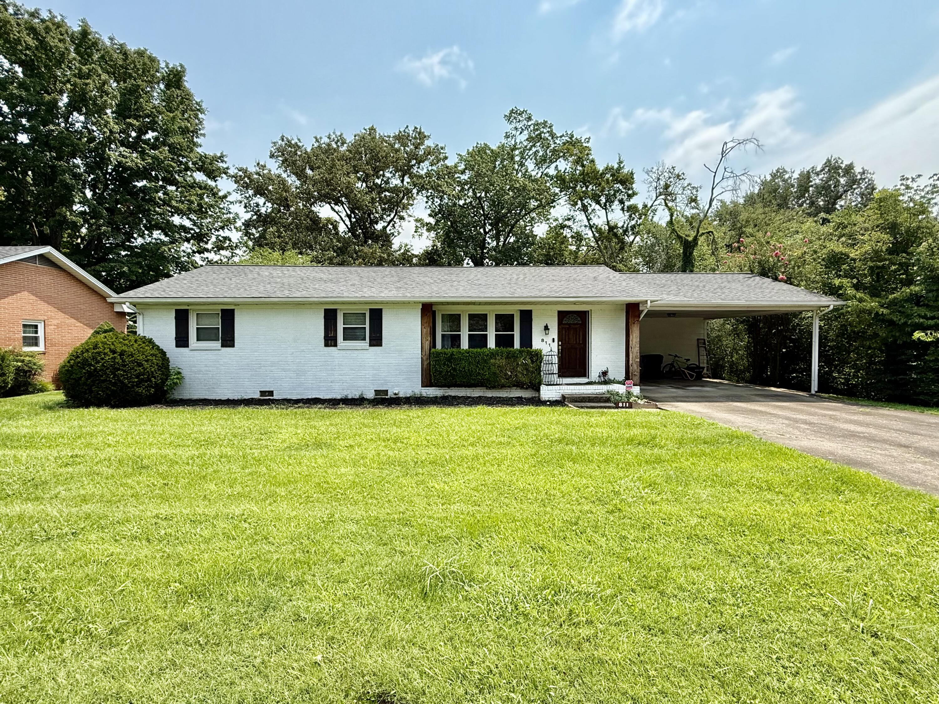 811 Sunny Lane Property Photo 1