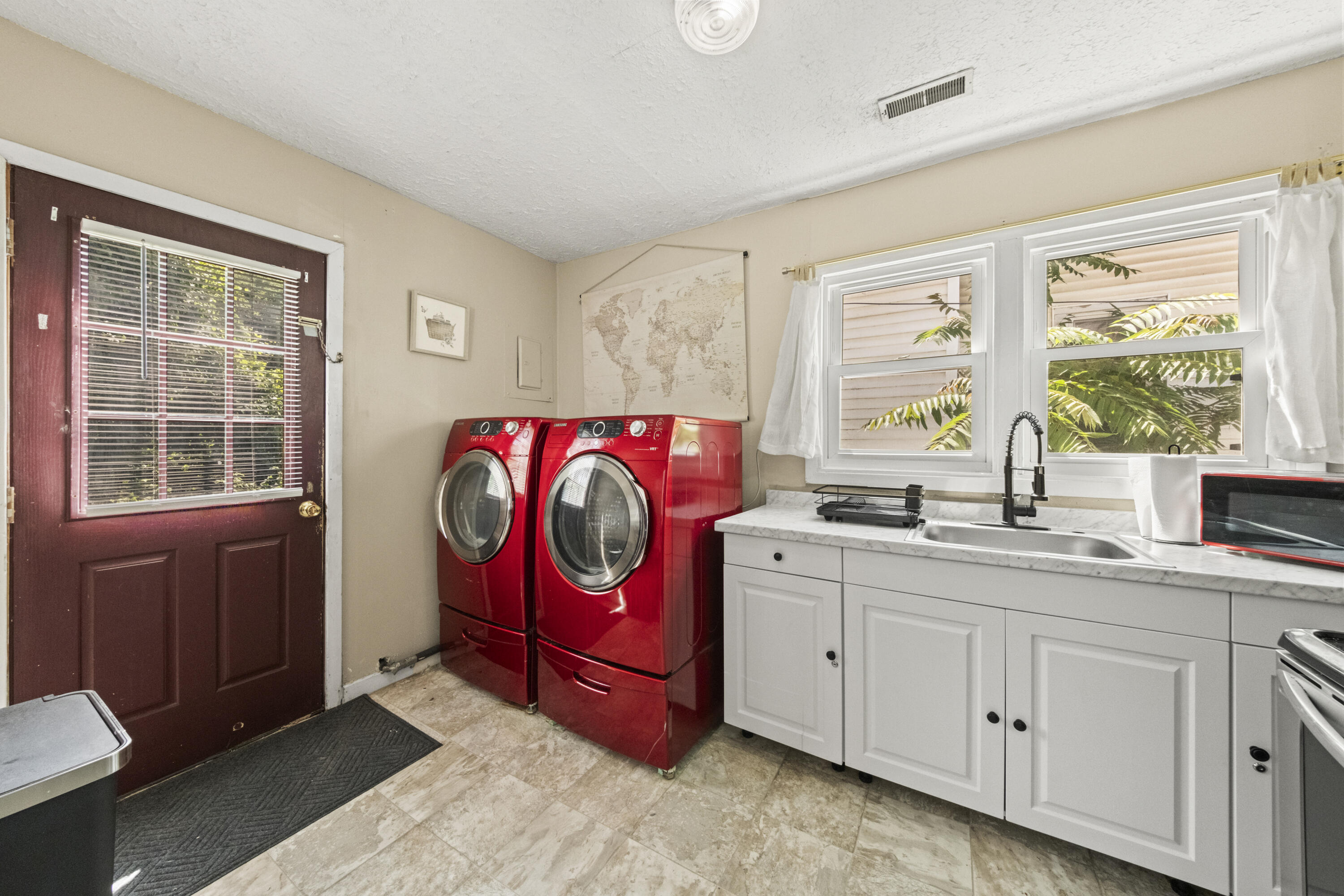 616 Central Avenue Property Photo 14