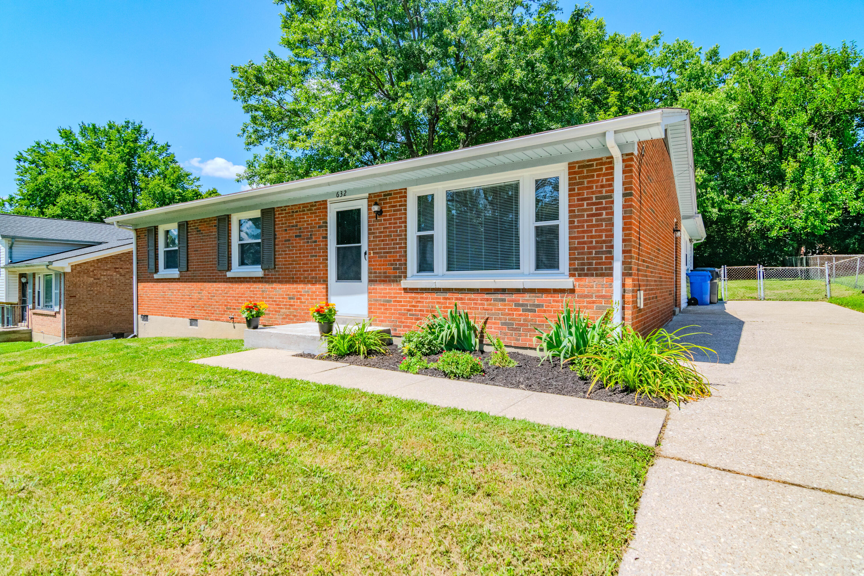 632 Waldo Way Property Photo 1