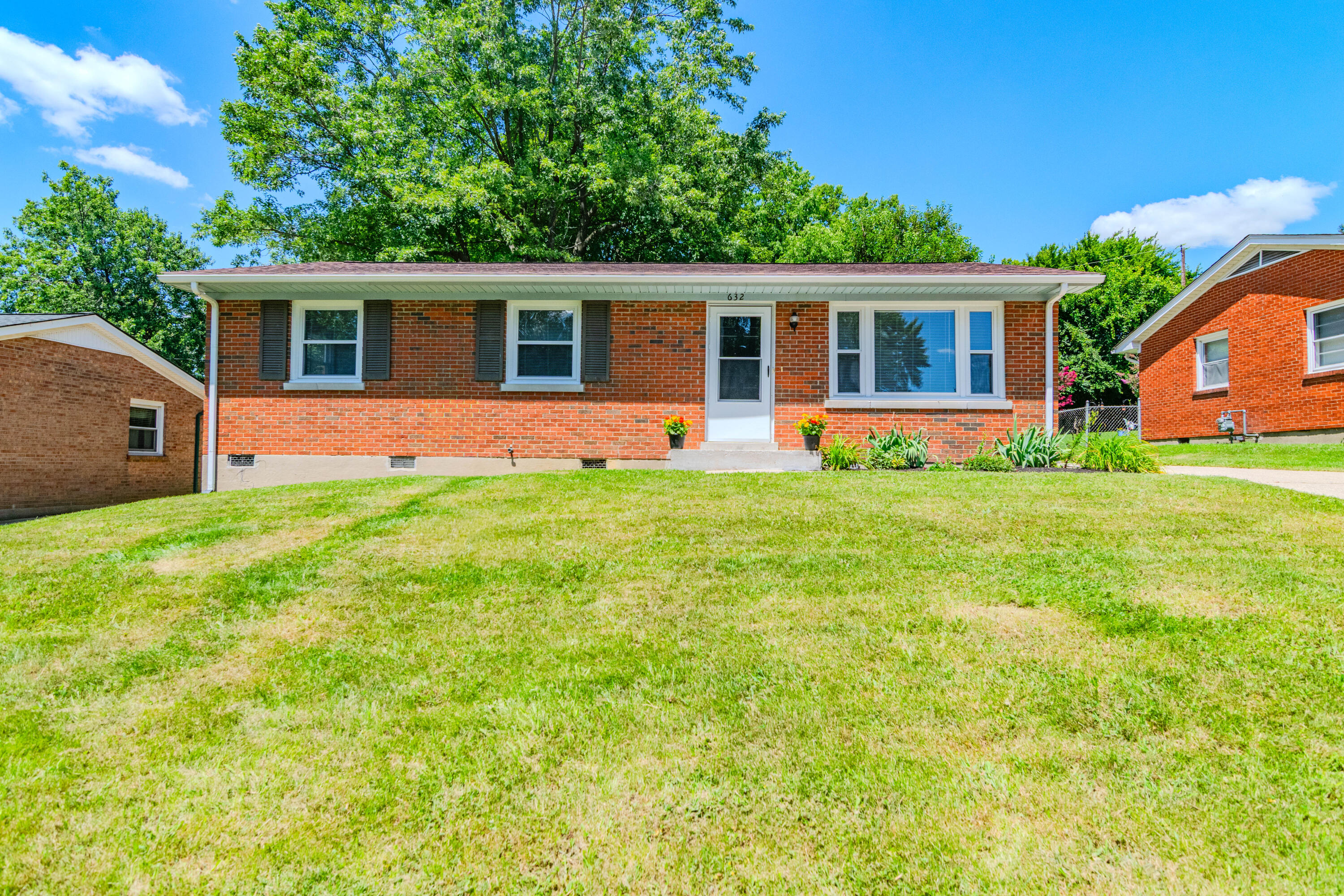 632 Waldo Way Property Photo 2
