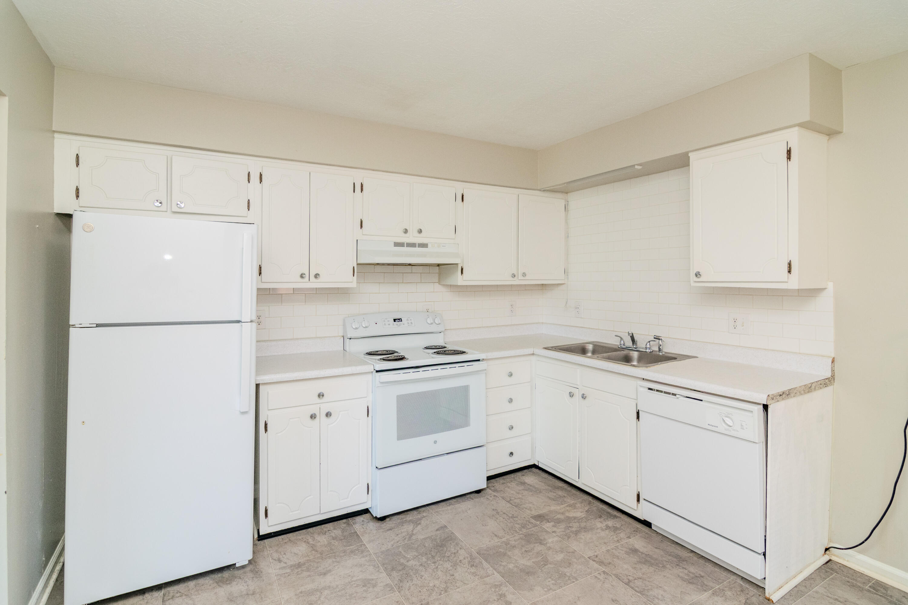 632 Waldo Way Property Photo 8