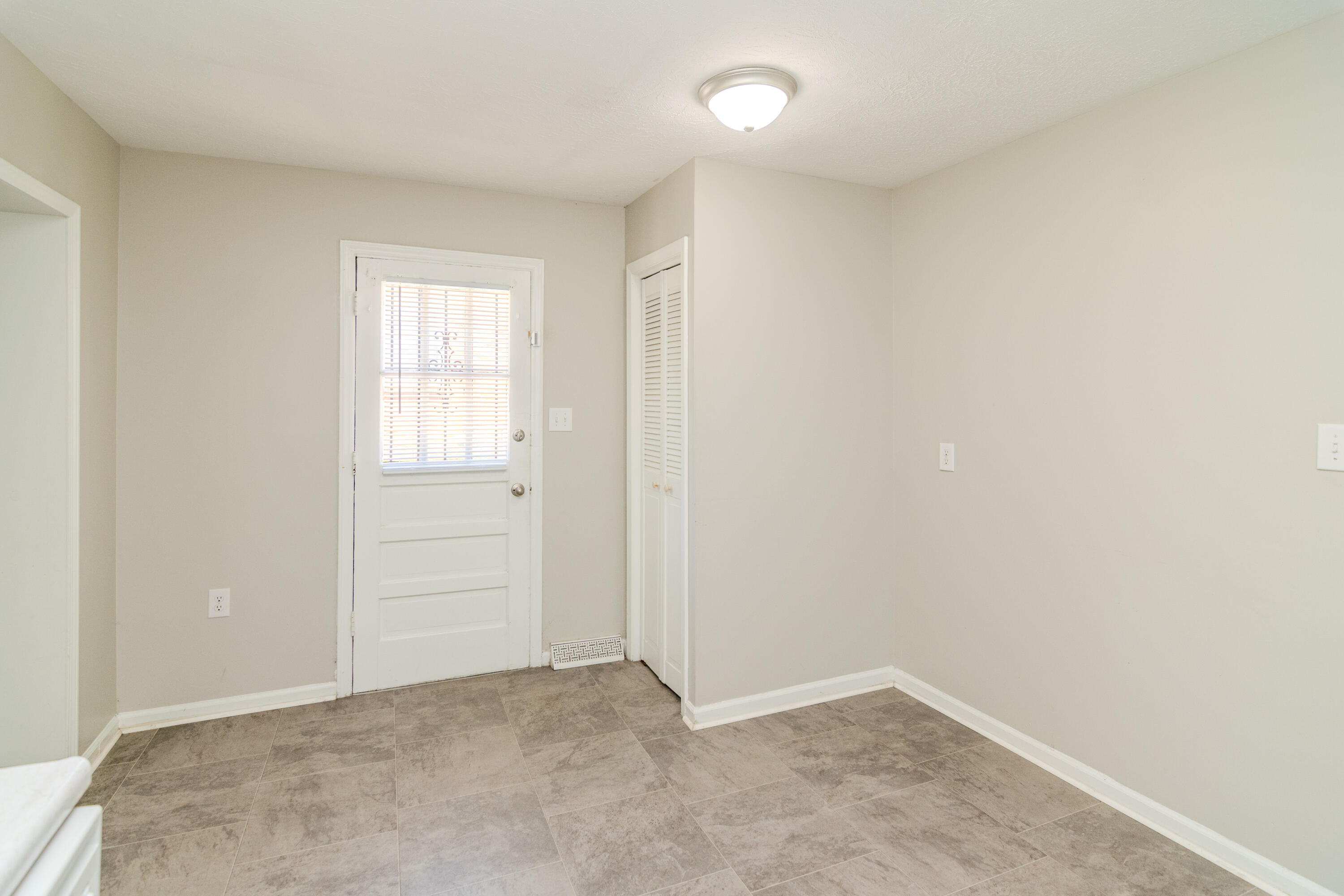 632 Waldo Way Property Photo 11