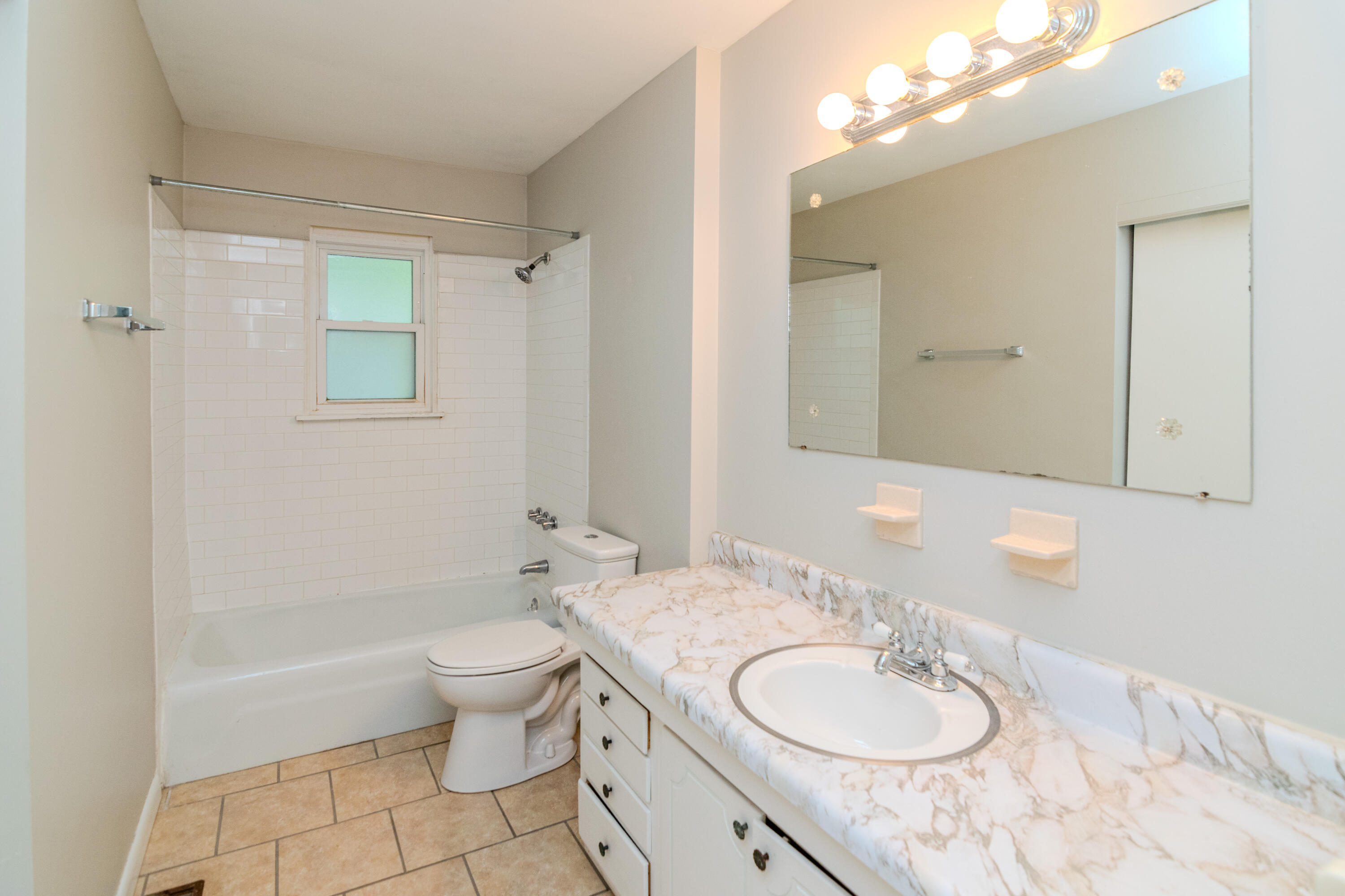 632 Waldo Way Property Photo 25