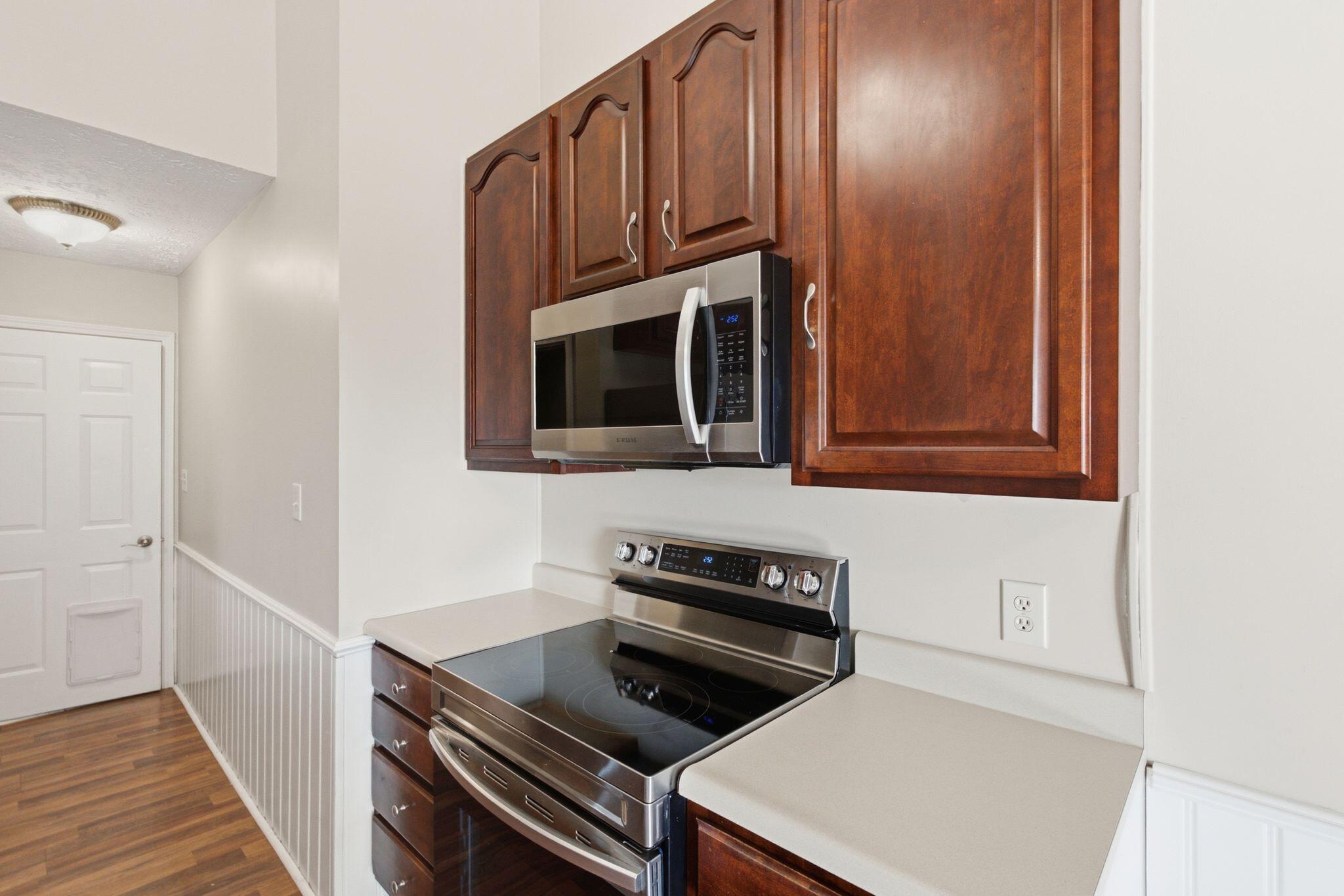 300 Lakeshore Circle Property Photo 18
