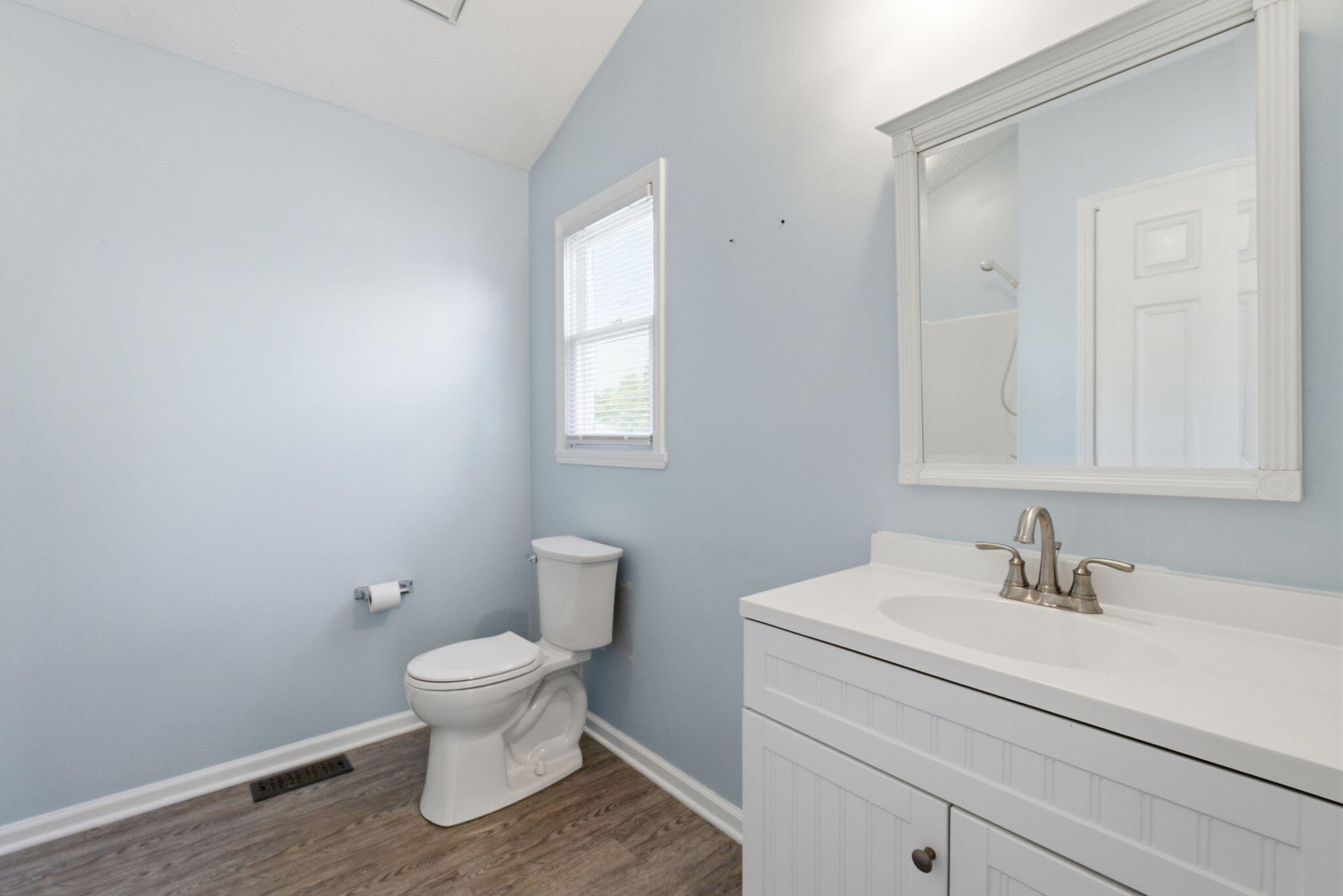 300 Lakeshore Circle Property Photo 22