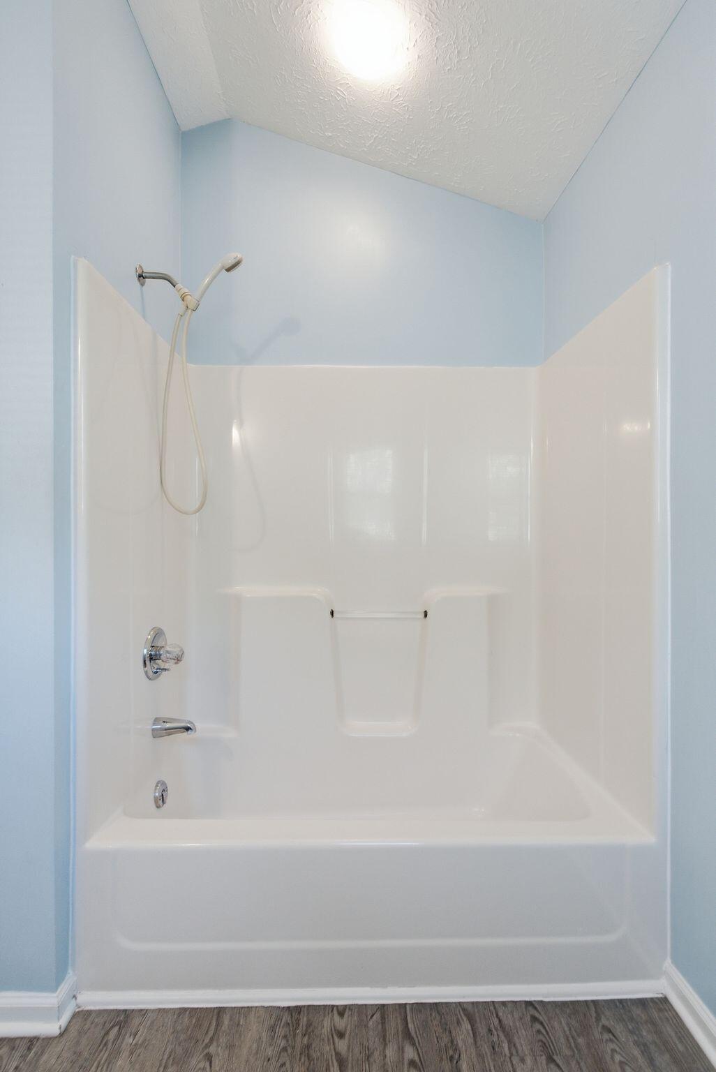 300 Lakeshore Circle Property Photo 23