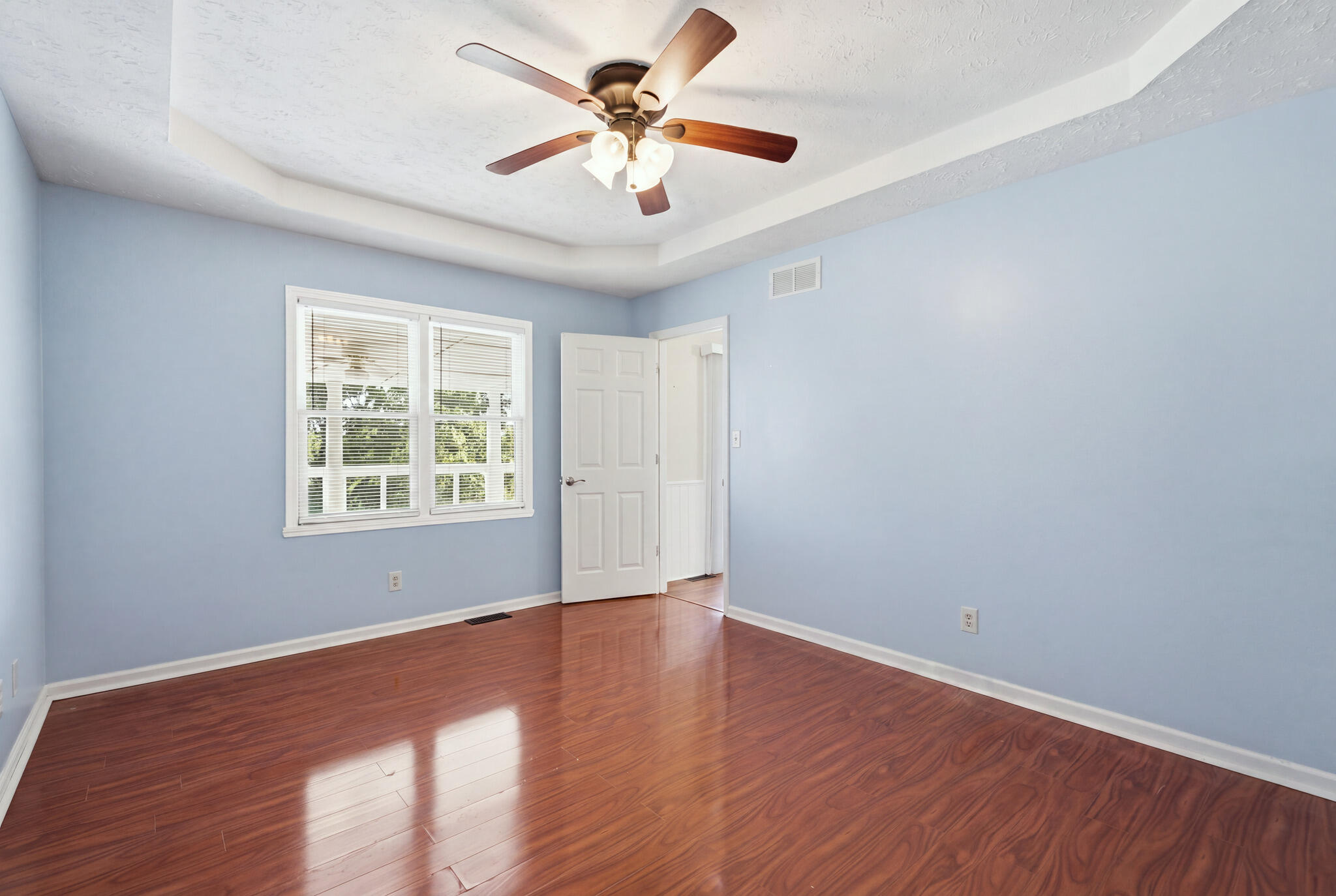 300 Lakeshore Circle Property Photo 25