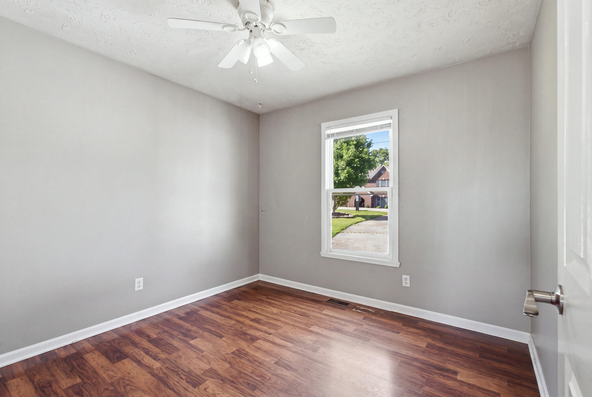 300 Lakeshore Circle Property Photo 27