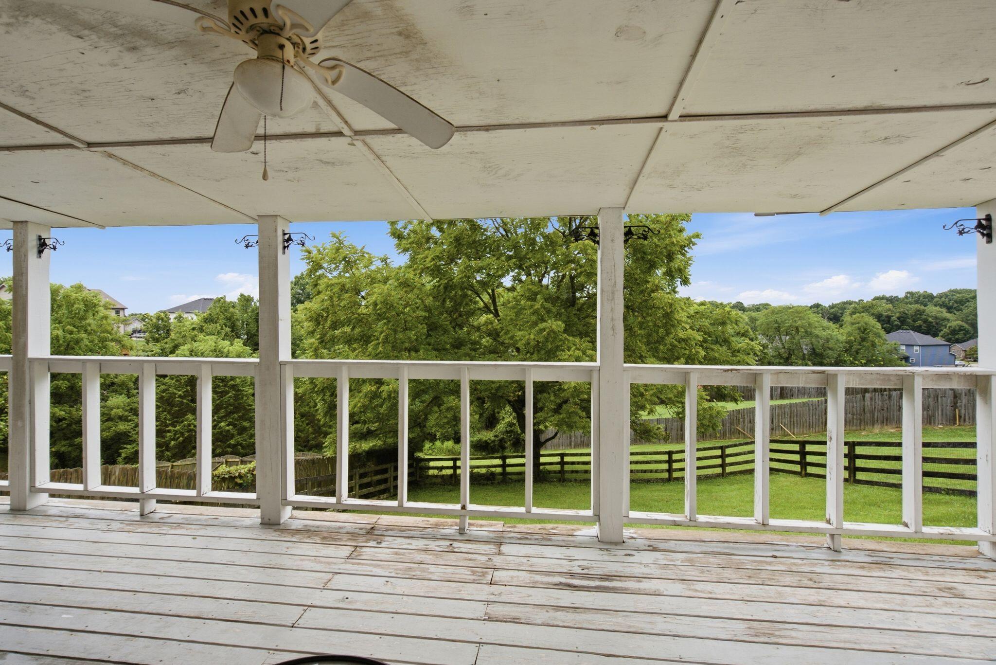 300 Lakeshore Circle Property Photo 32