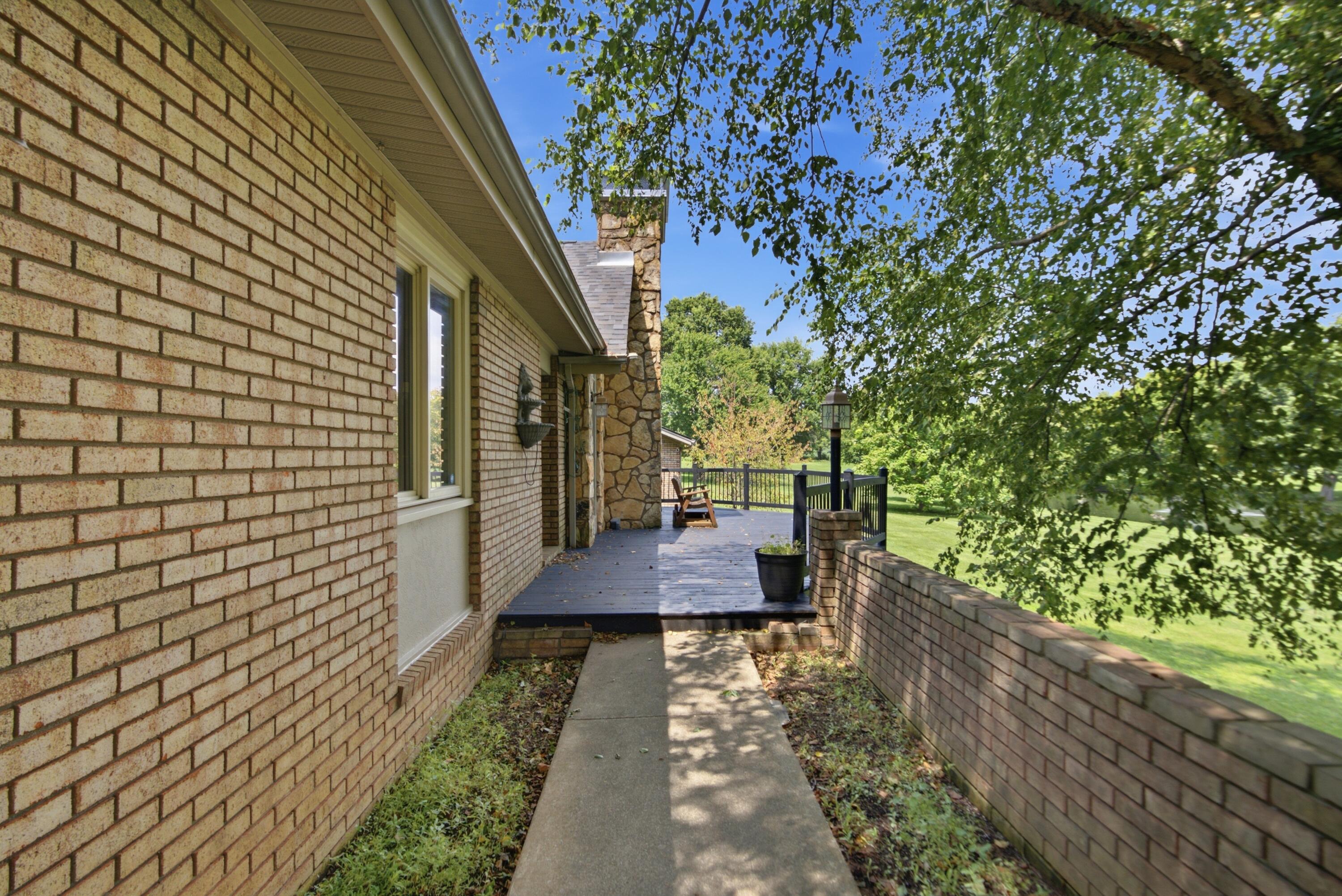 213 Augusta Drive Property Photo 5