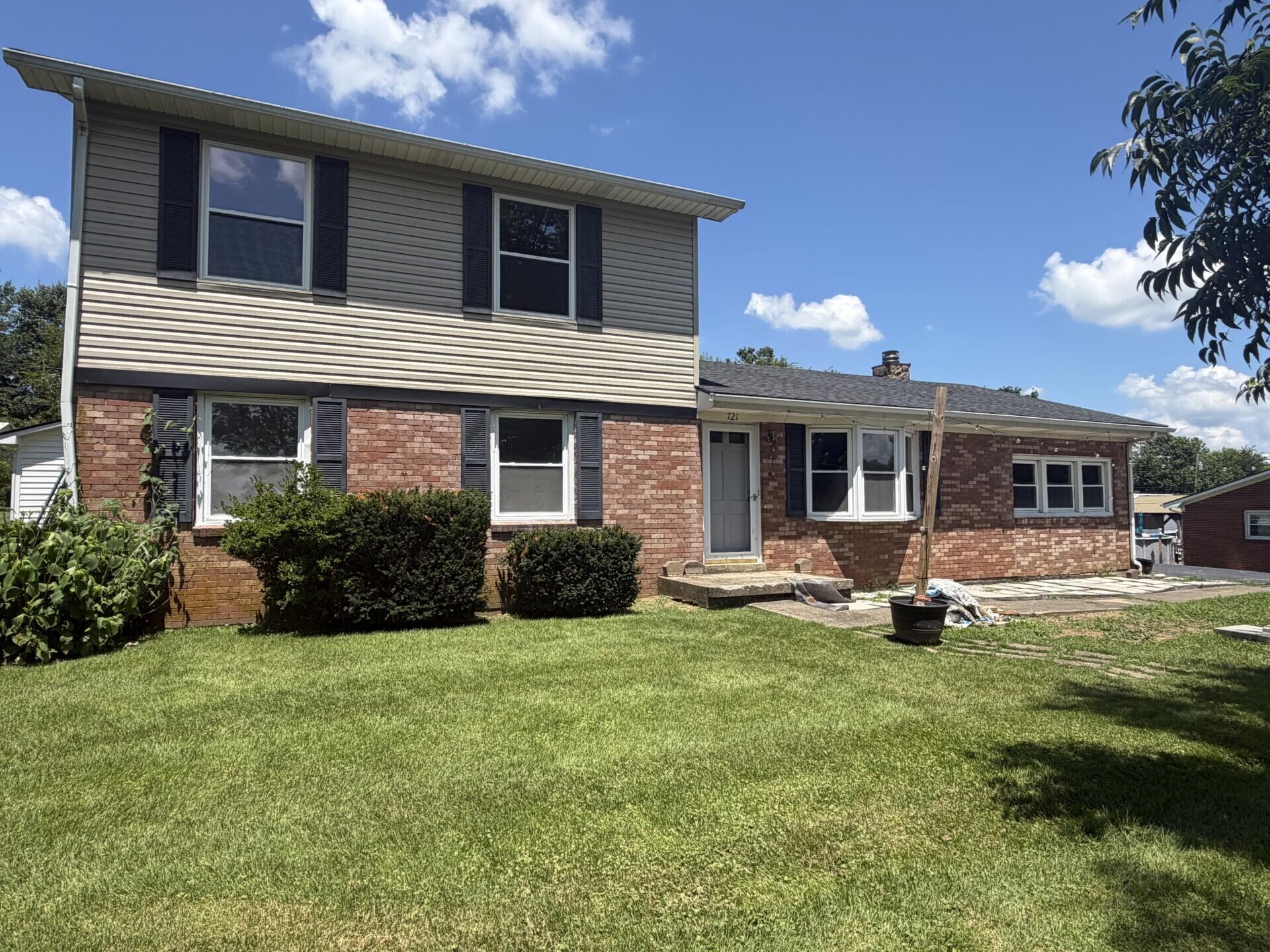 721 Wayland Drive Property Photo 2