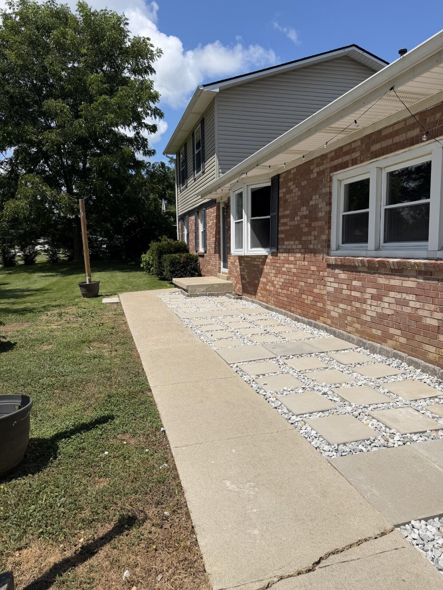 721 Wayland Drive Property Photo 3