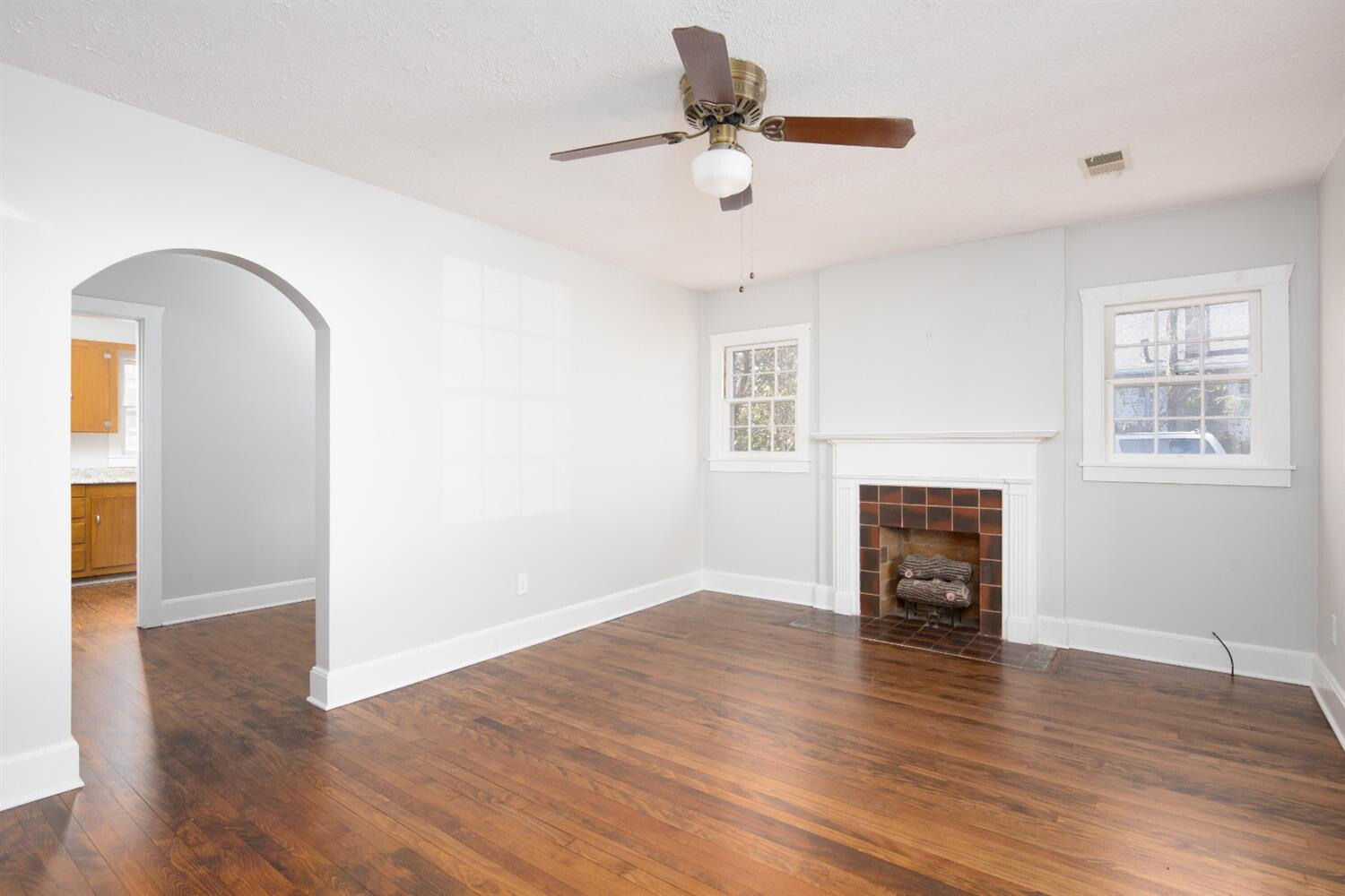 1220 Hammond Avenue Property Photo 3