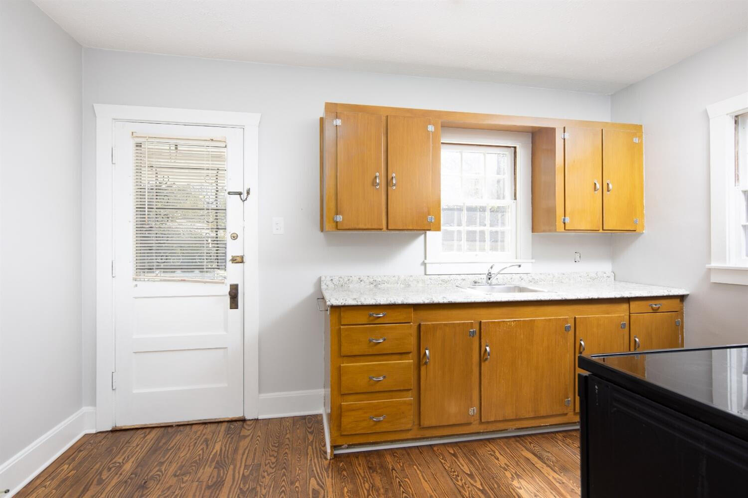 1220 Hammond Avenue Property Photo 4
