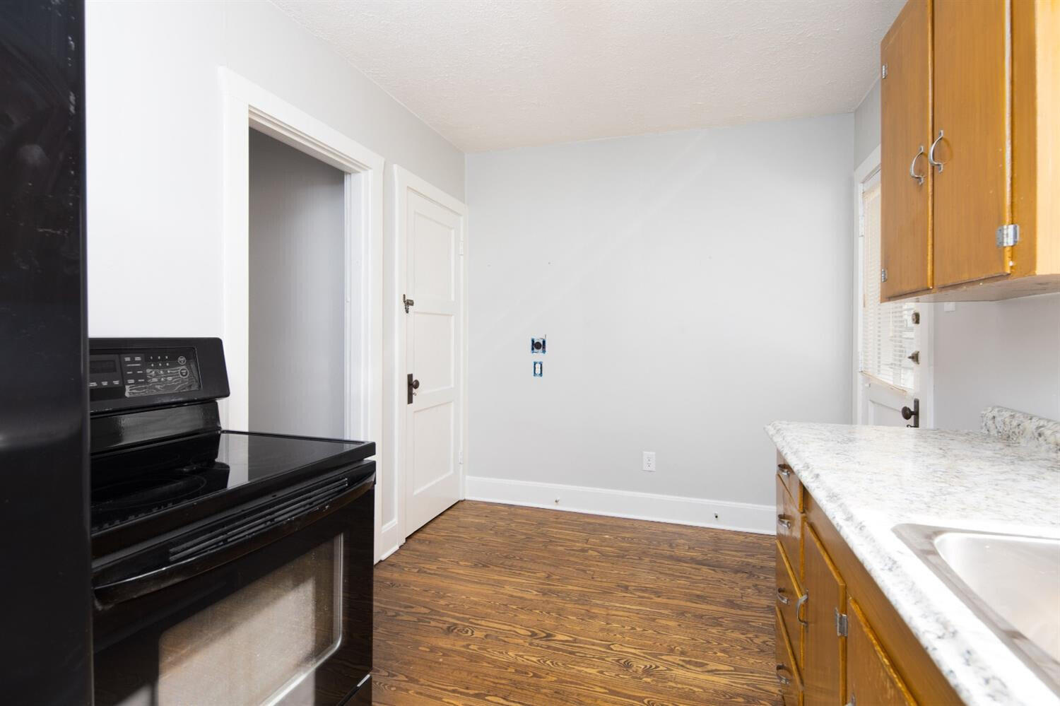 1220 Hammond Avenue Property Photo 5