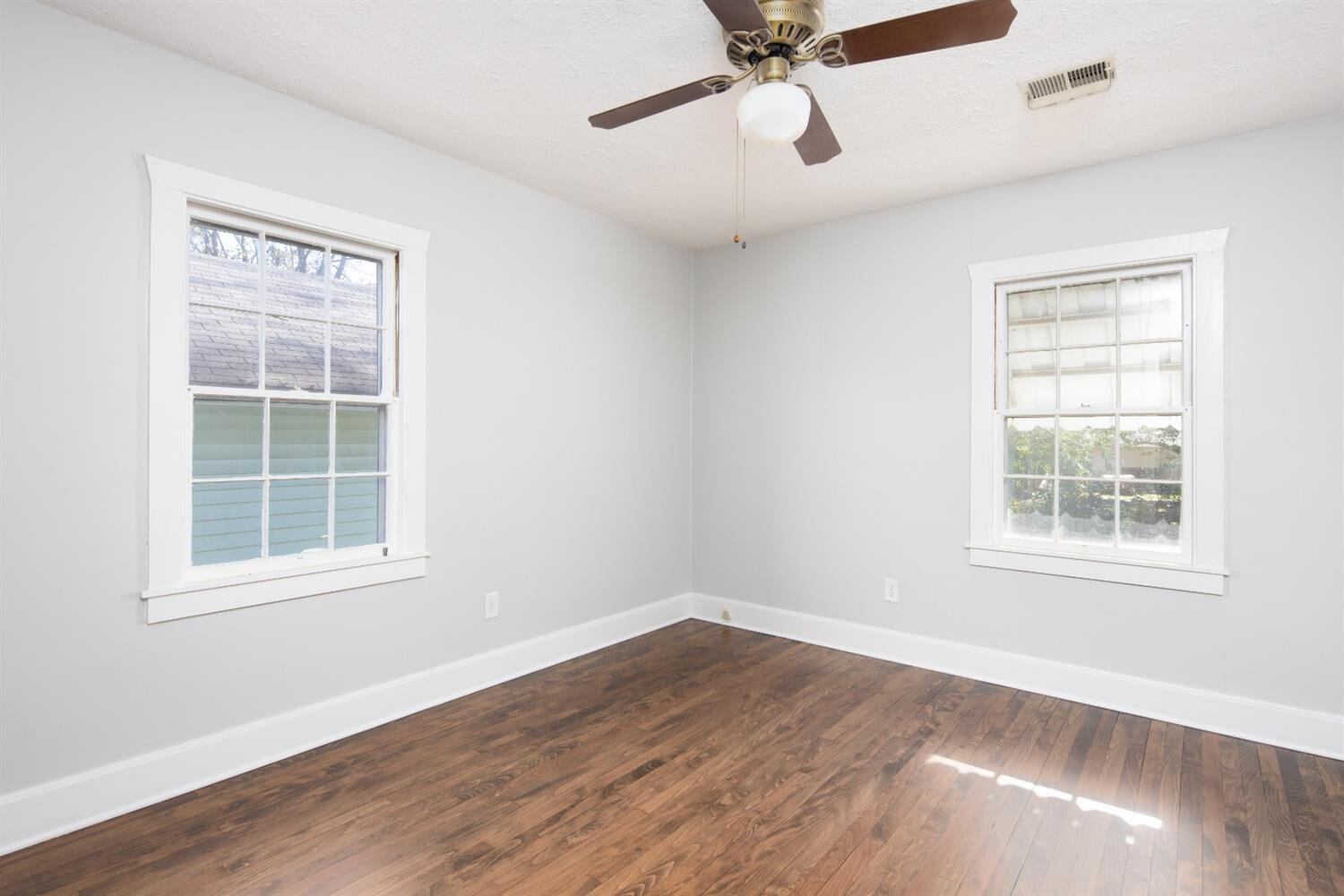 1220 Hammond Avenue Property Photo 11