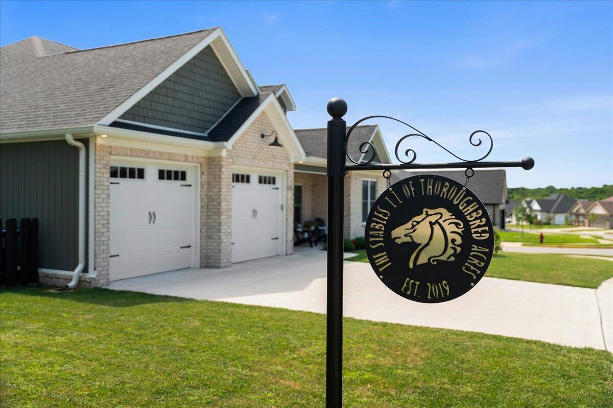 140 Coachman Place Property Photo 3