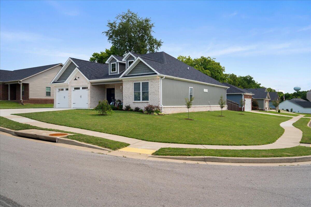 140 Coachman Place Property Photo 6