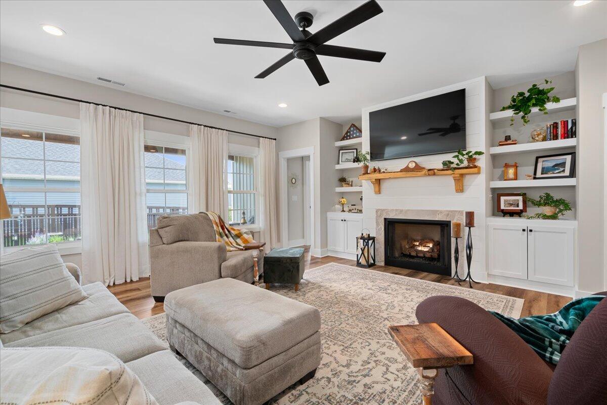 140 Coachman Place Property Photo 18